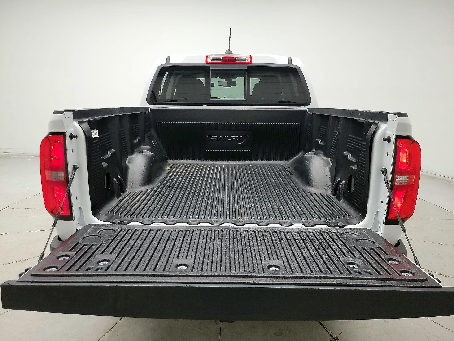Thumbnail: 2022 Chevrolet Colorado - 20