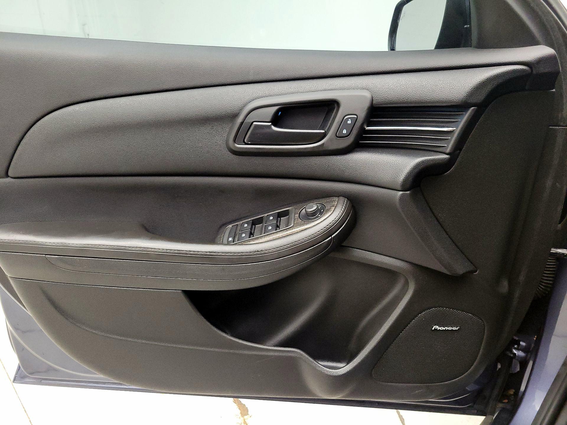 Thumbnail: 2015 Chevrolet Malibu - 12