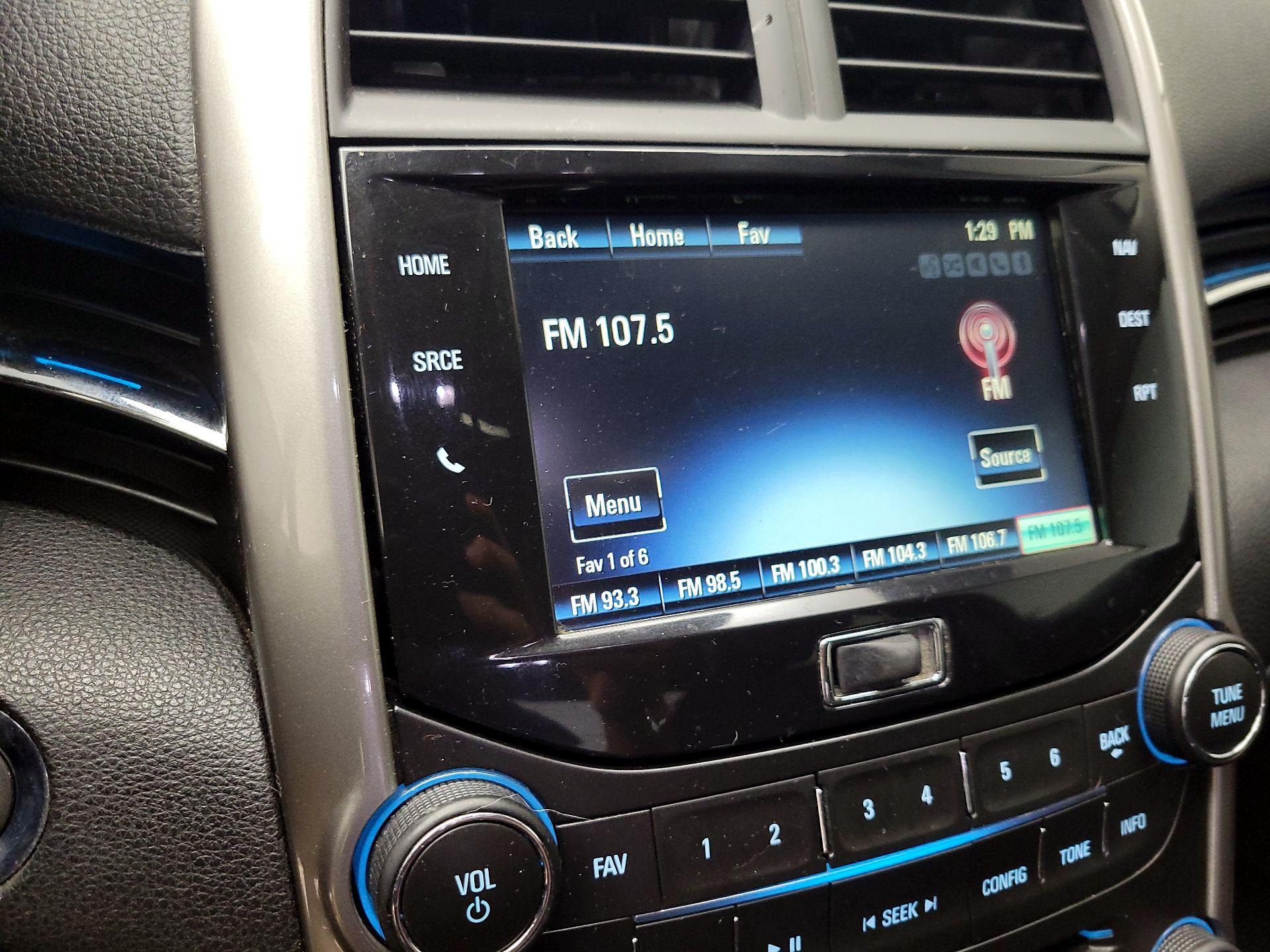 Thumbnail: 2015 Chevrolet Malibu - 16