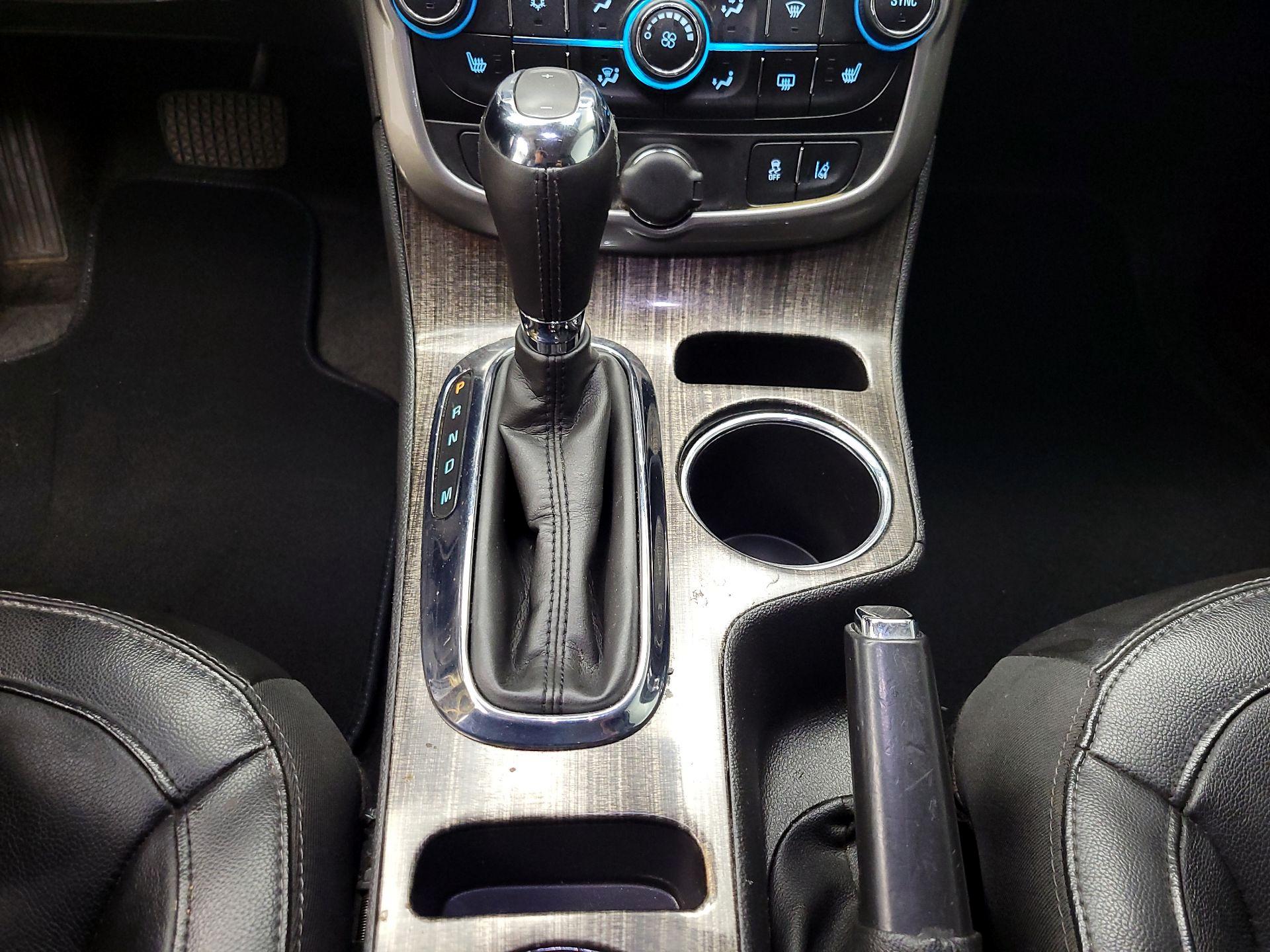 Thumbnail: 2015 Chevrolet Malibu - 18