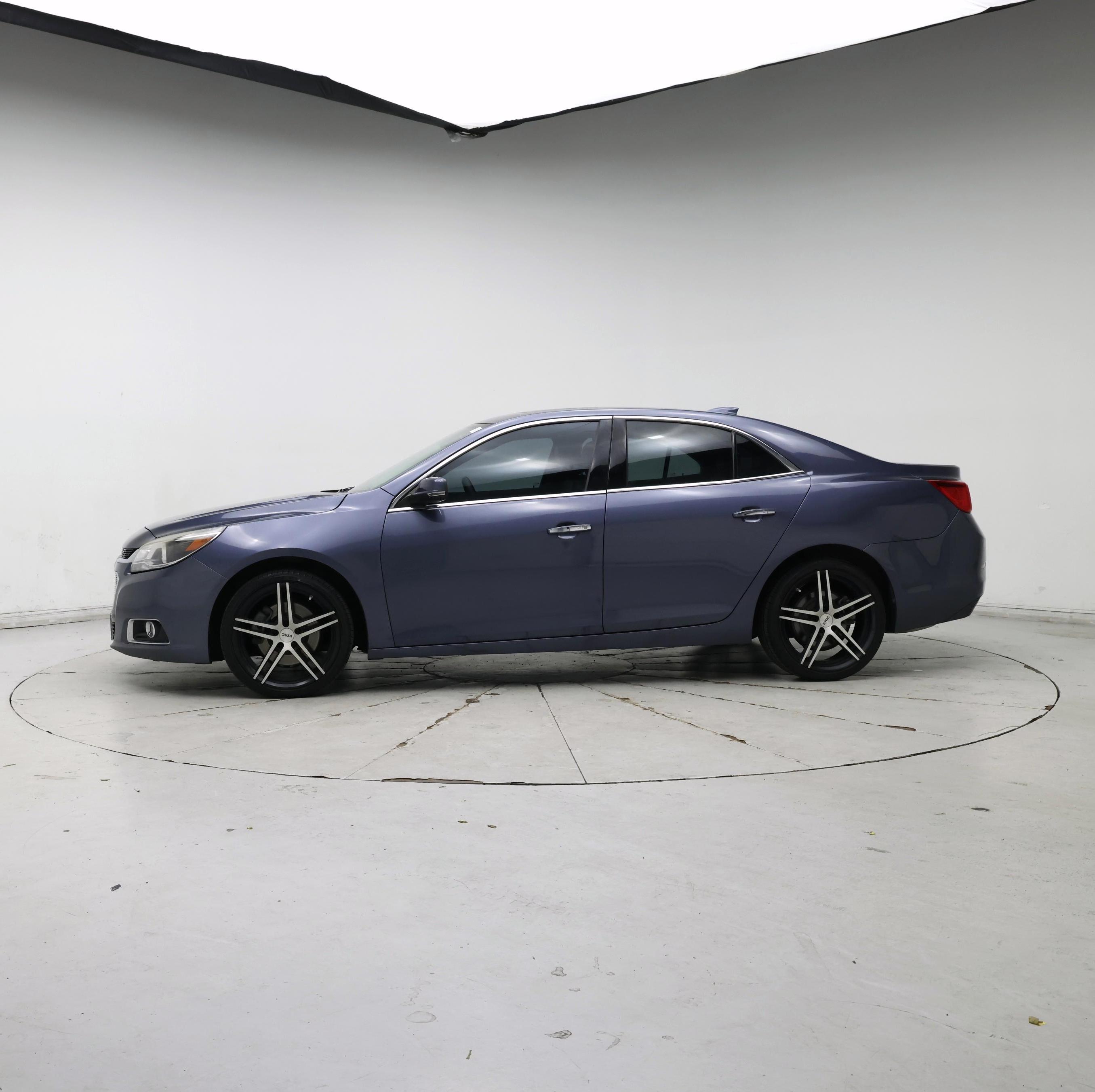Thumbnail: 2015 Chevrolet Malibu - 3