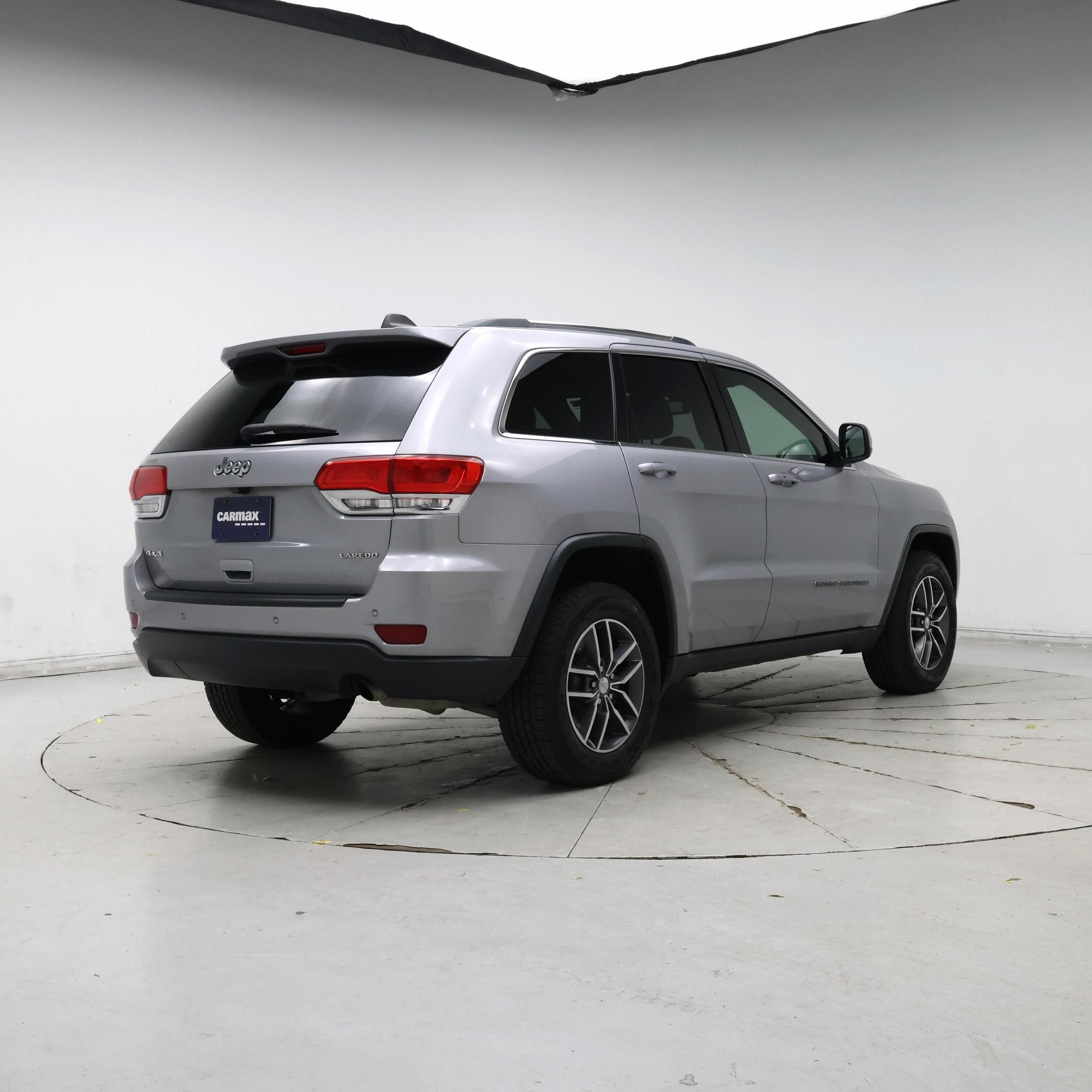 Thumbnail: 2018 Jeep Grand Cherokee - 8