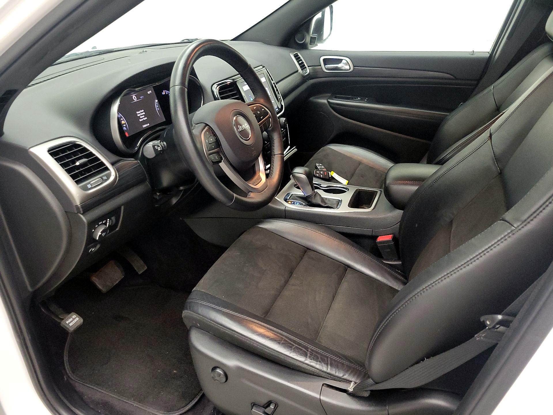 Thumbnail: 2019 Jeep Grand Cherokee - 11