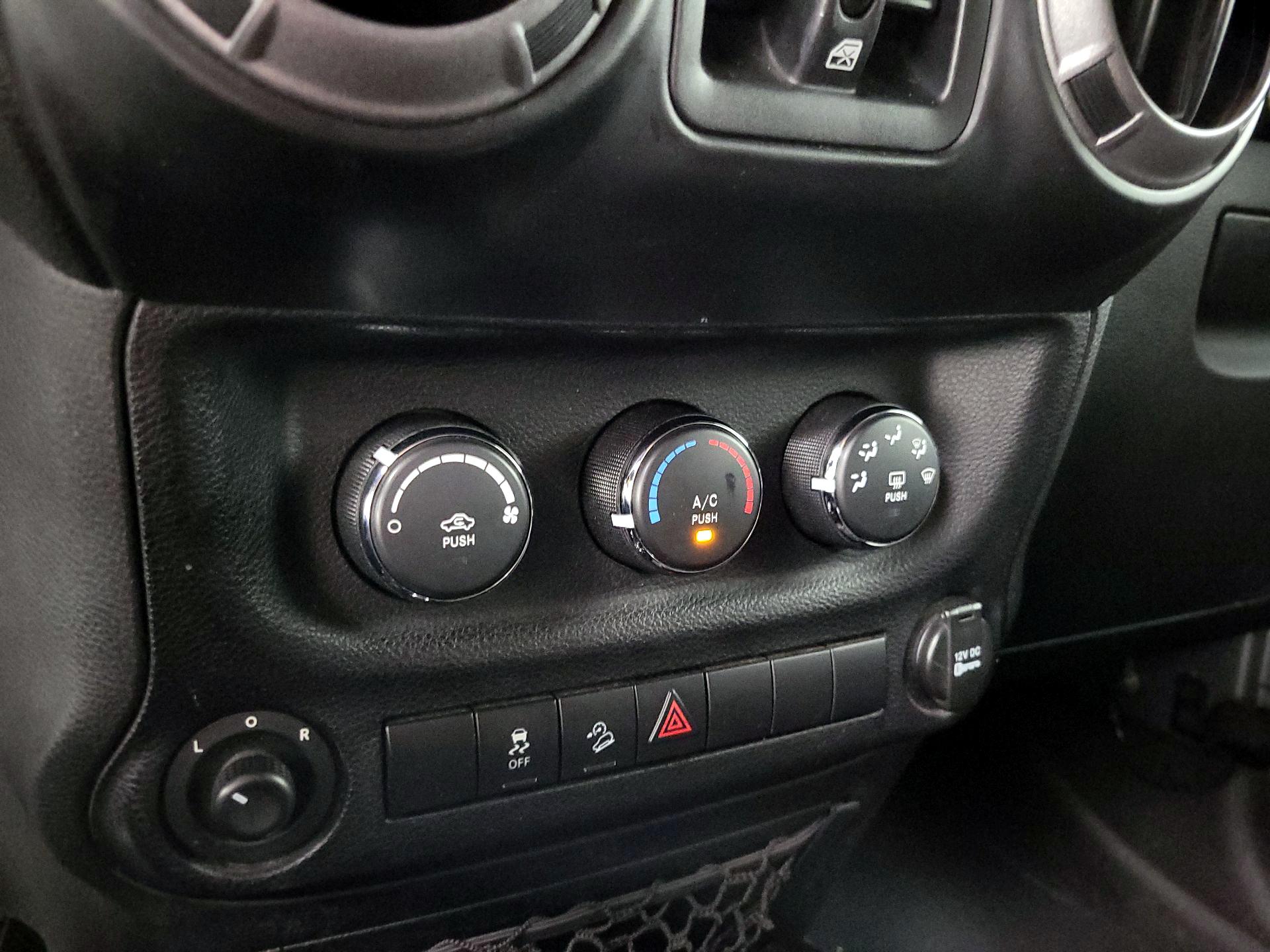 Thumbnail: 2013 Jeep Wrangler - 14