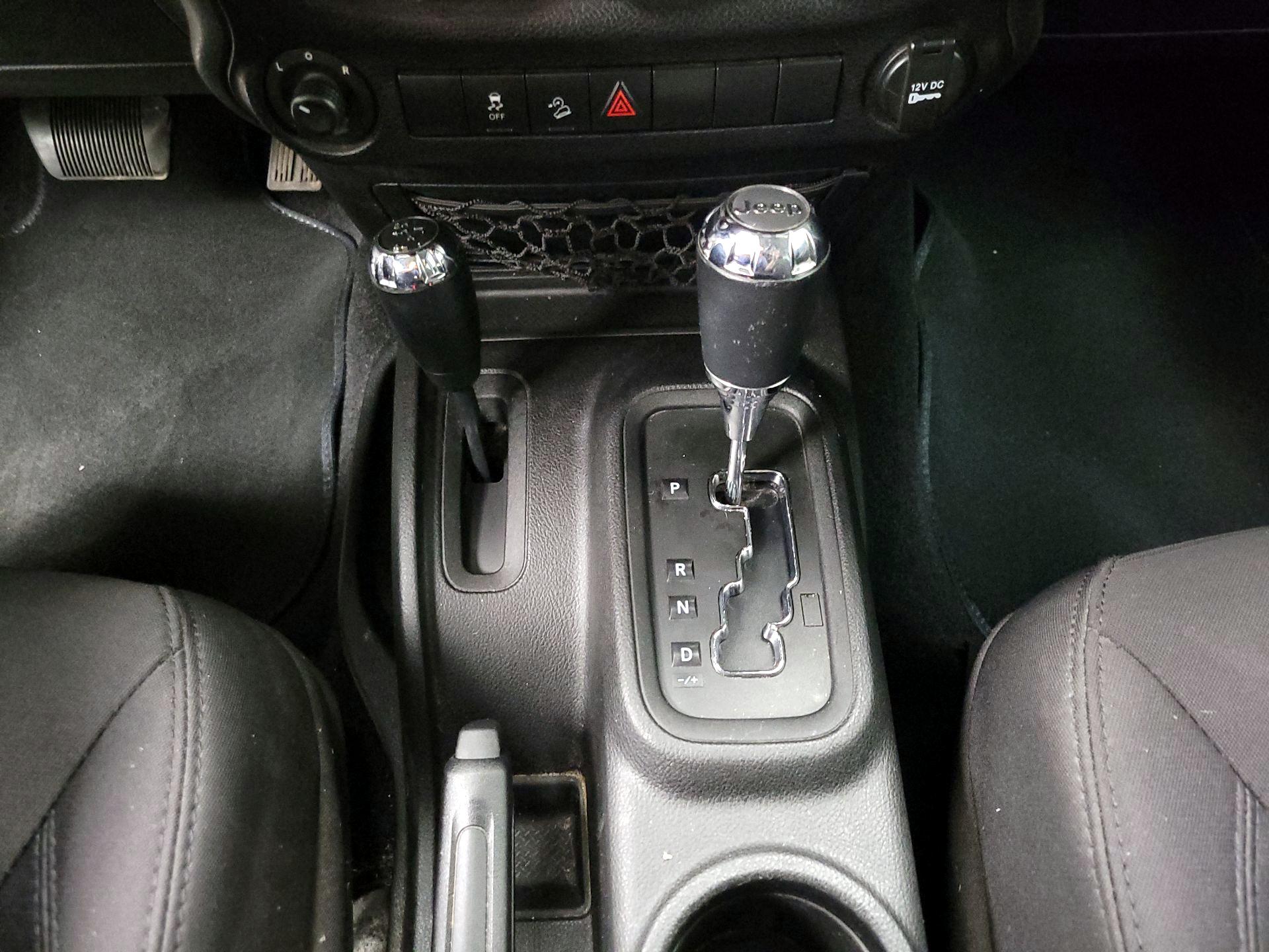 Thumbnail: 2013 Jeep Wrangler - 15