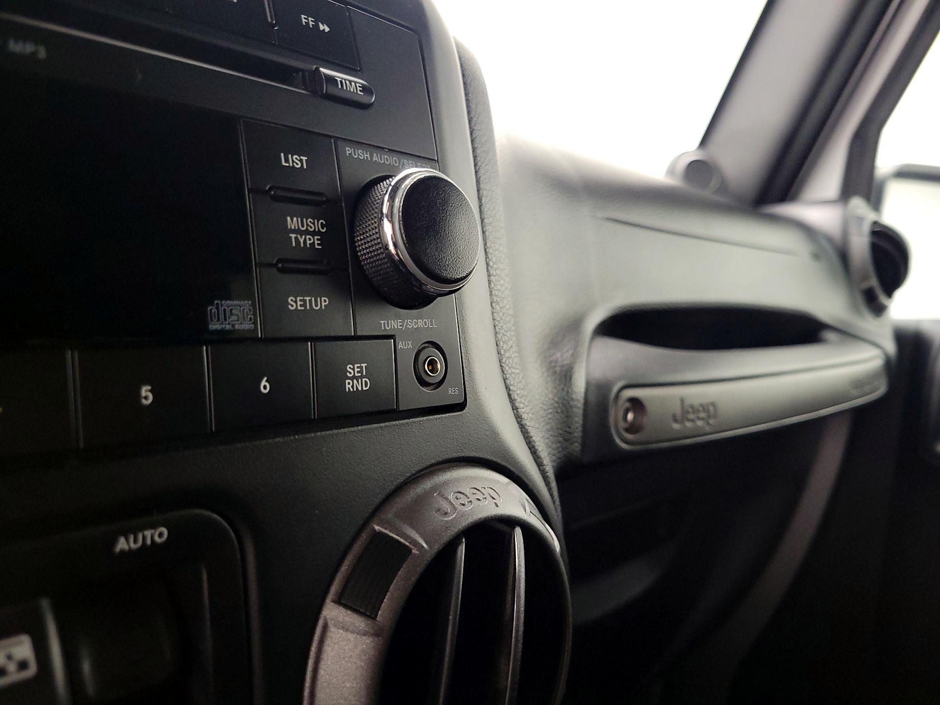 Thumbnail: 2013 Jeep Wrangler - 16