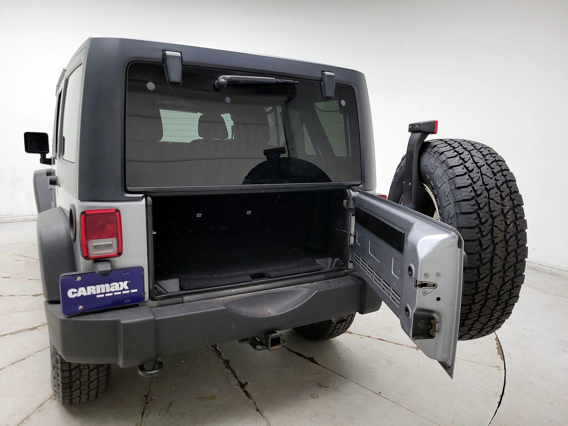 Thumbnail: 2013 Jeep Wrangler - 18