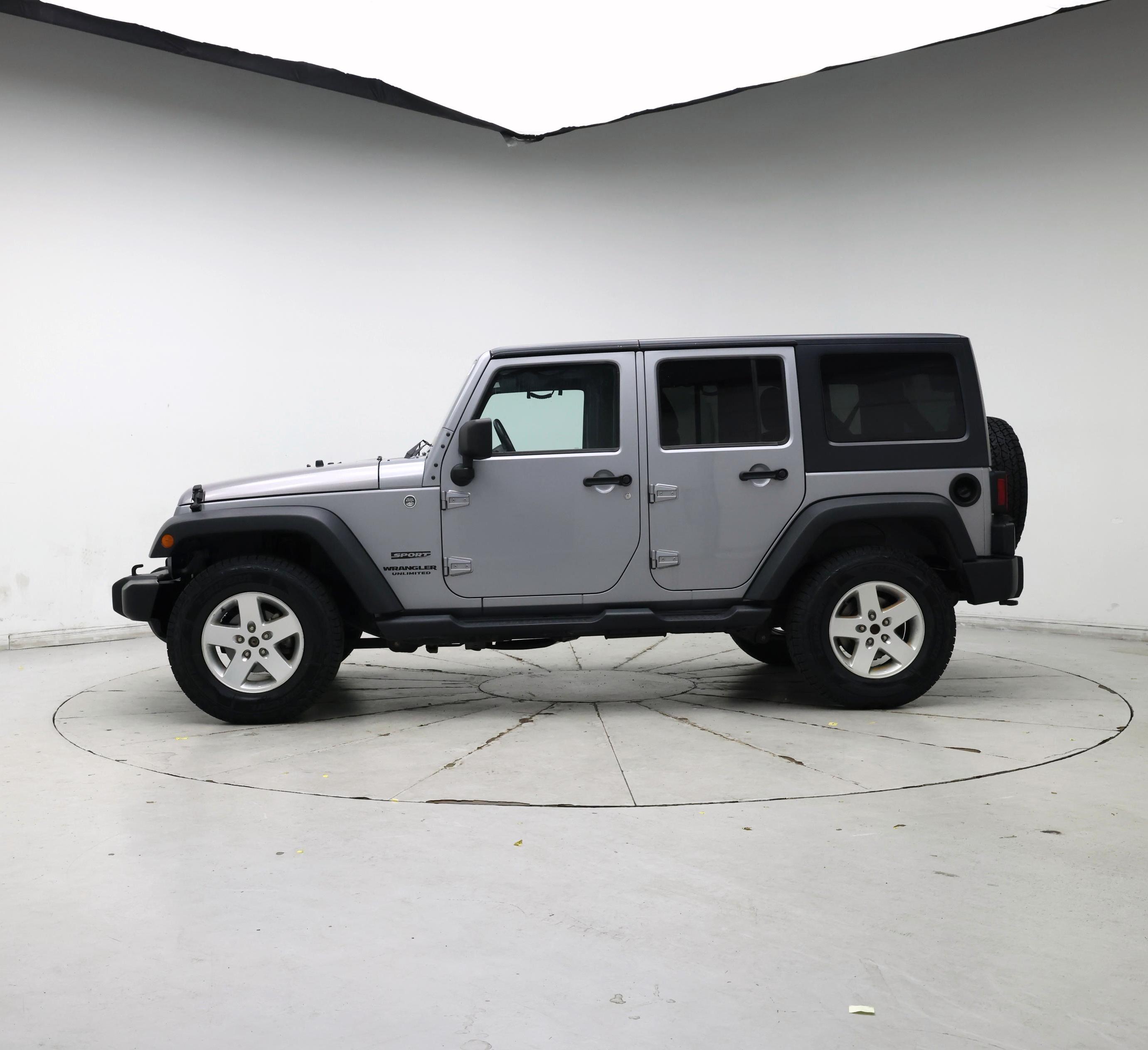 Thumbnail: 2013 Jeep Wrangler - 3