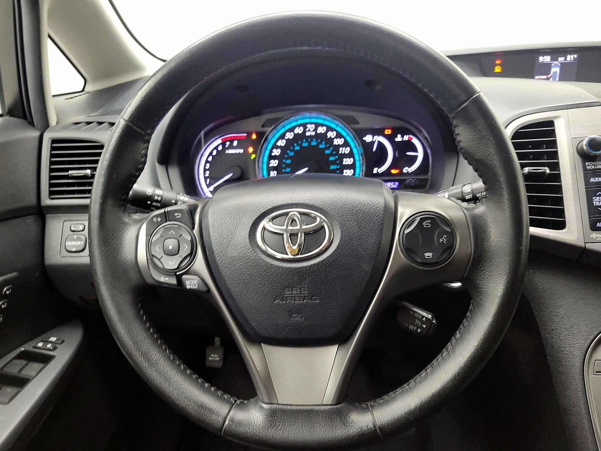 Thumbnail: 2013 Toyota Venza - 10