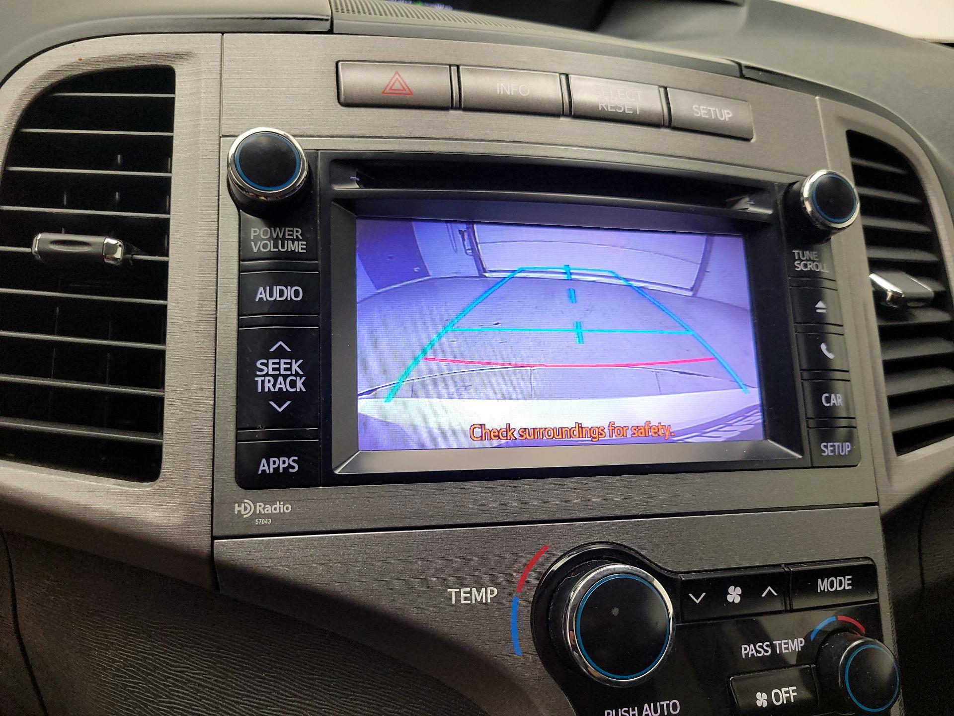 Thumbnail: 2013 Toyota Venza - 14