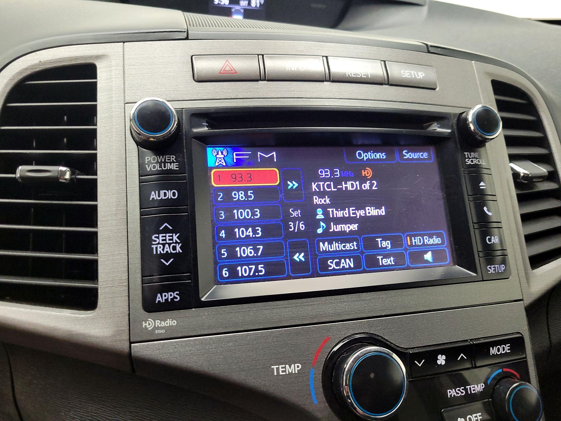 Thumbnail: 2013 Toyota Venza - 15
