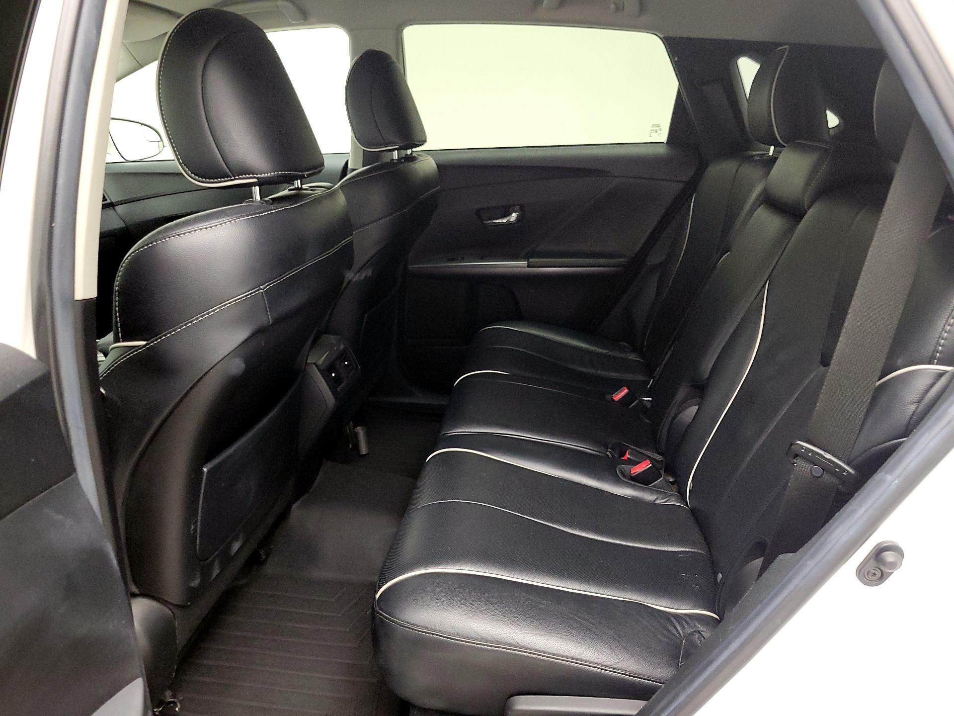 Thumbnail: 2013 Toyota Venza - 19