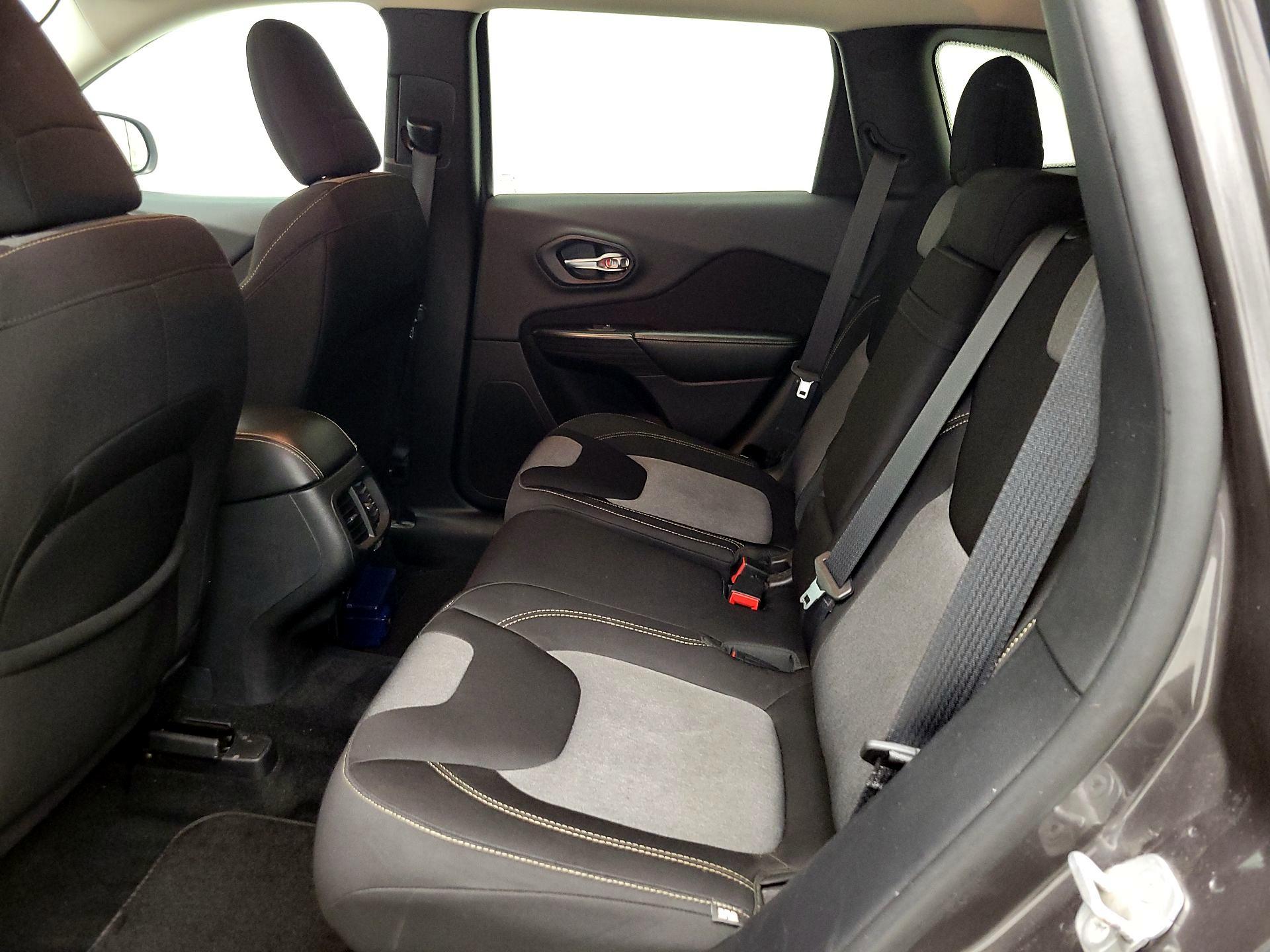 Thumbnail: 2014 Jeep Cherokee - 18