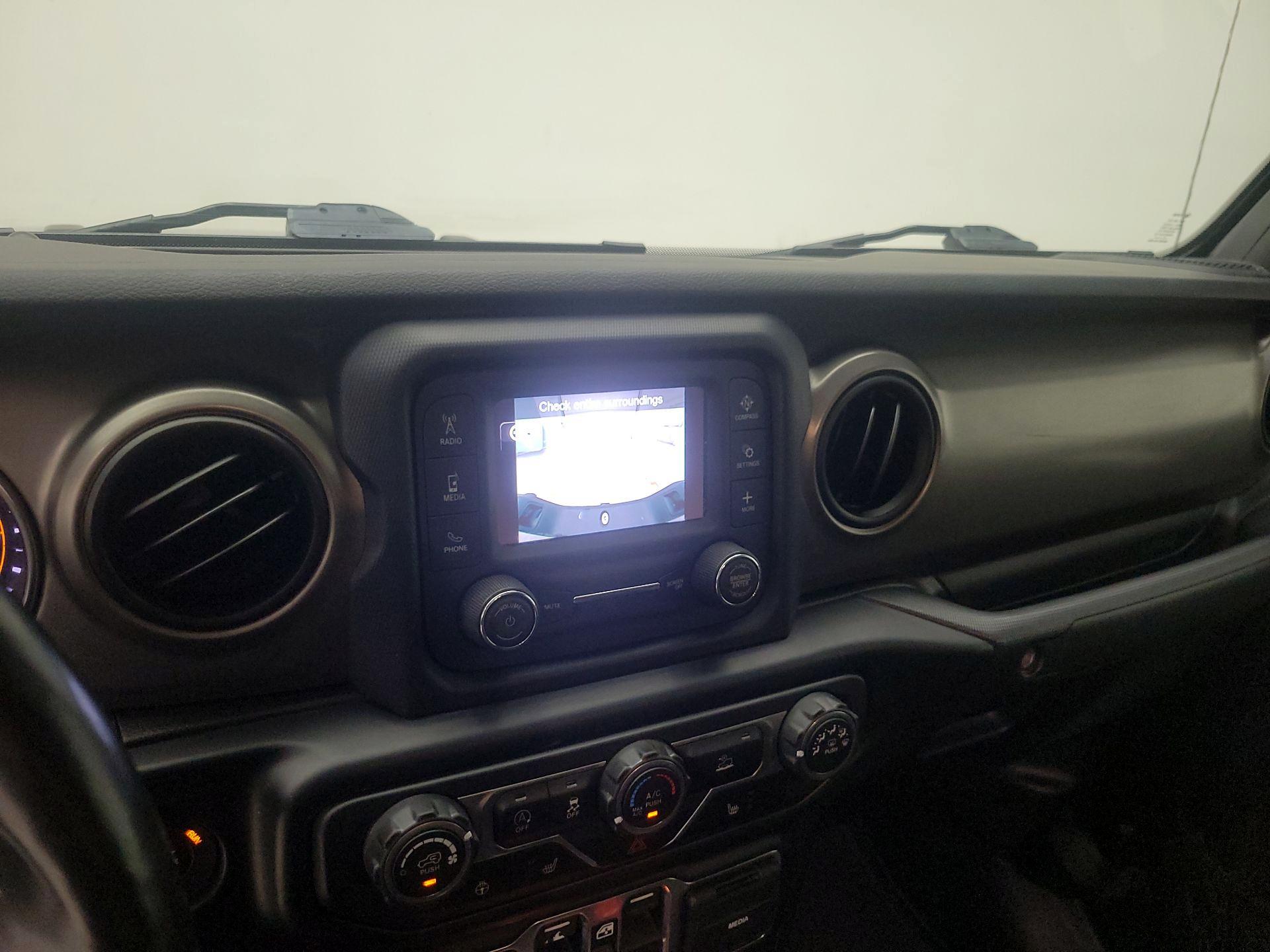 Thumbnail: 2020 Jeep Gladiator - 15