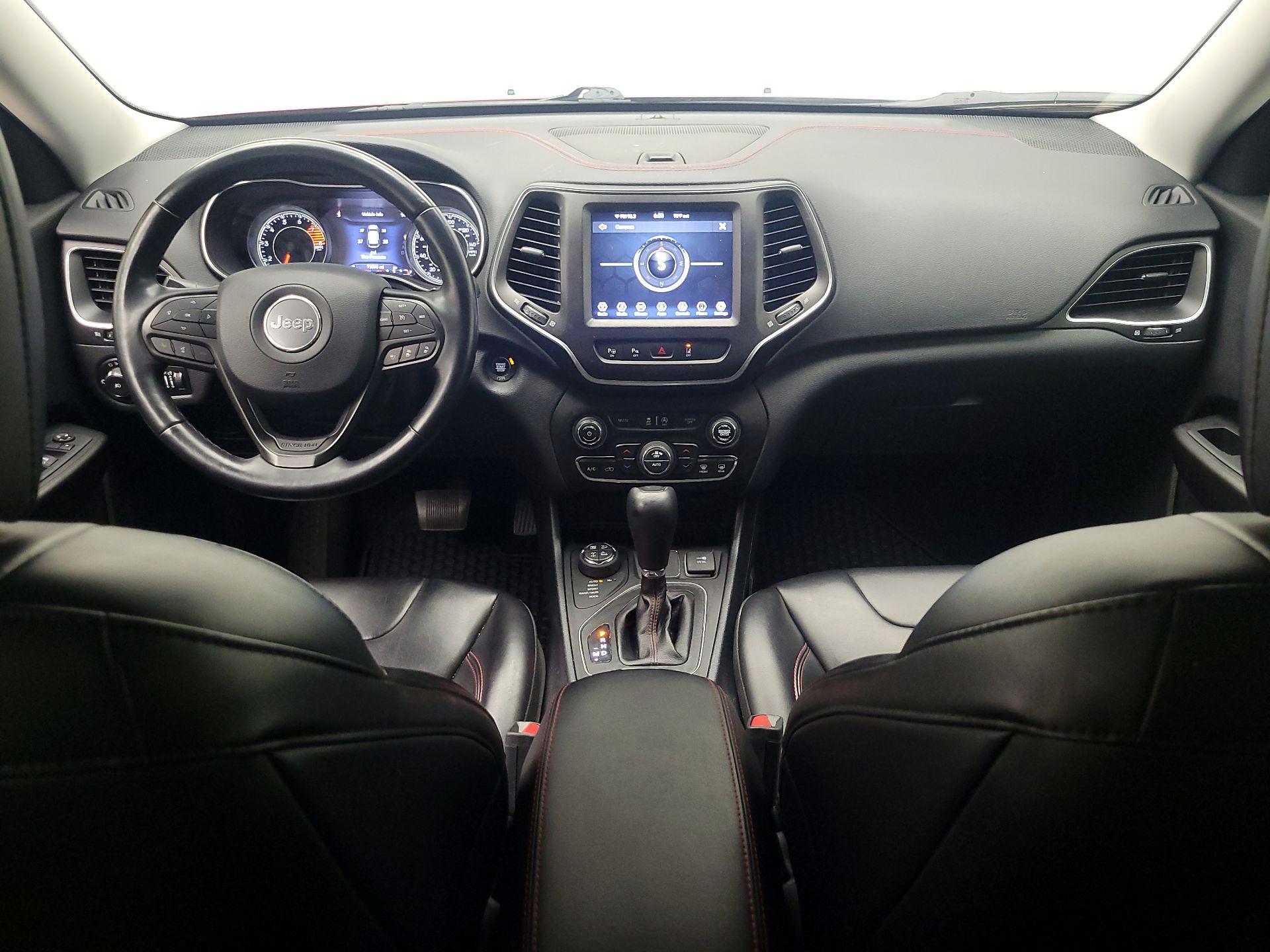 Thumbnail: 2020 Jeep Cherokee - 11