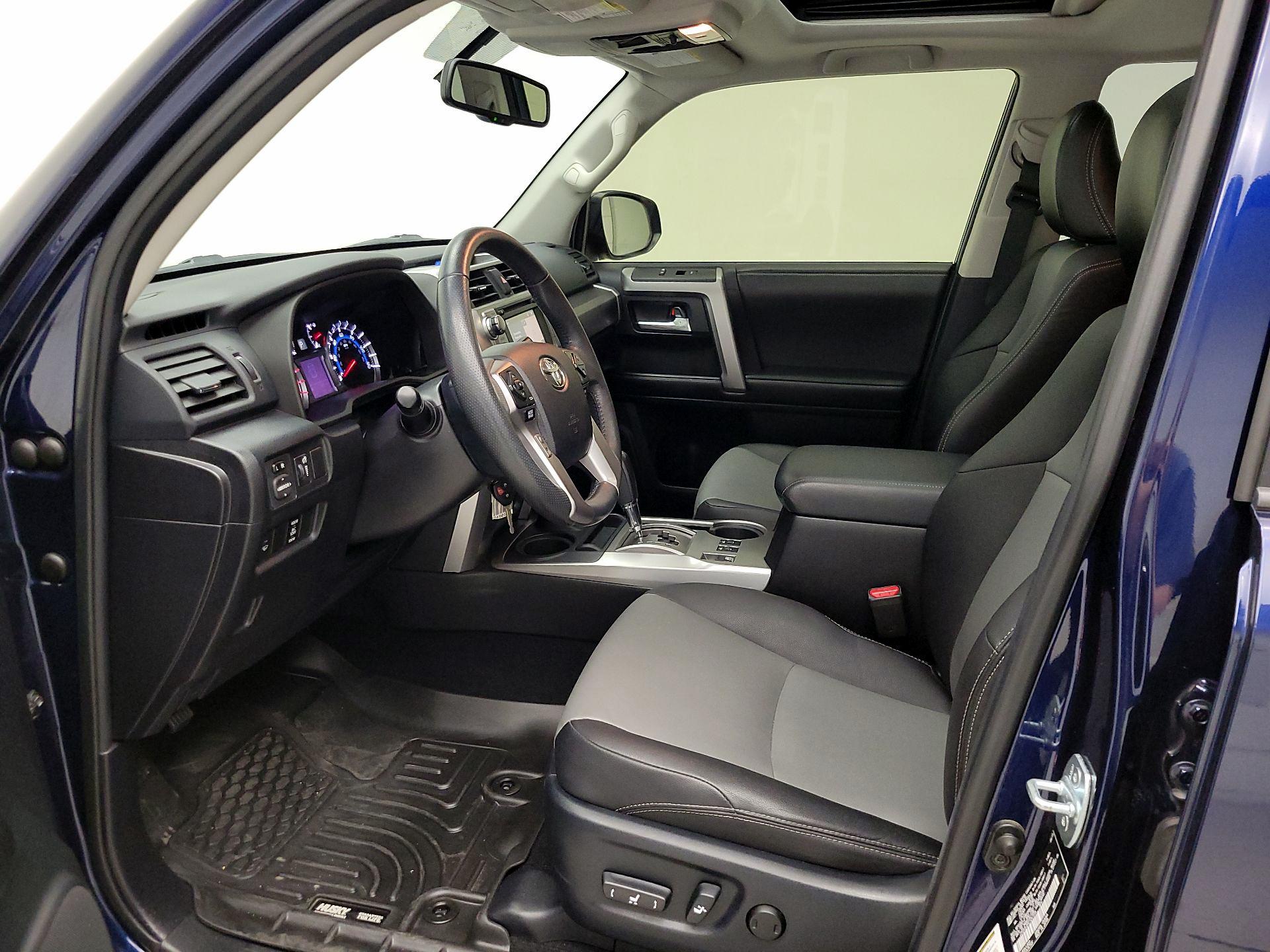 Thumbnail: 2015 Toyota 4Runner - 11