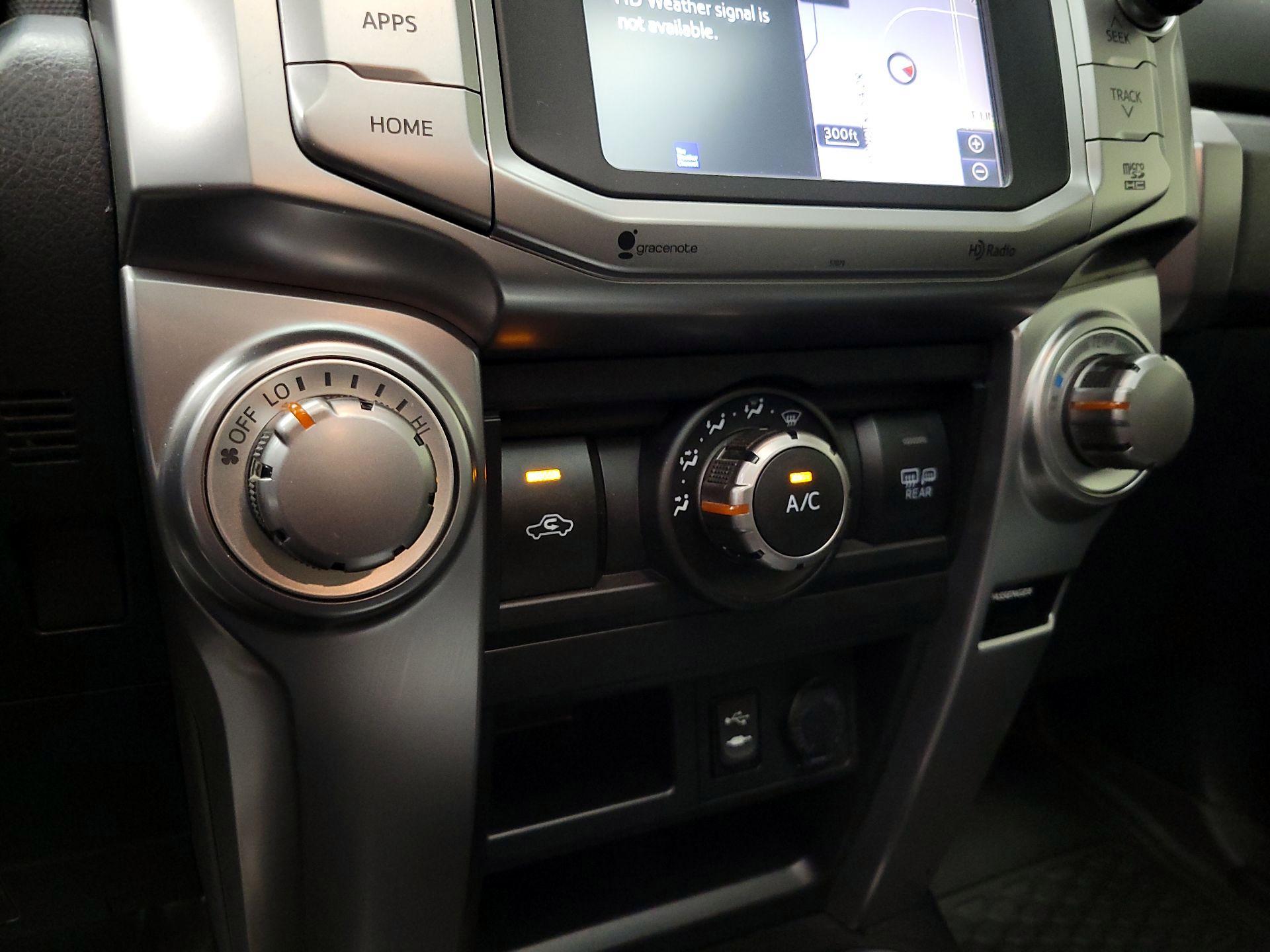 Thumbnail: 2015 Toyota 4Runner - 17