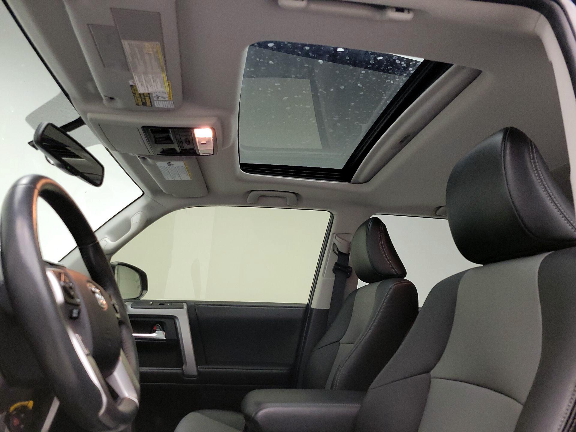 Thumbnail: 2015 Toyota 4Runner - 20