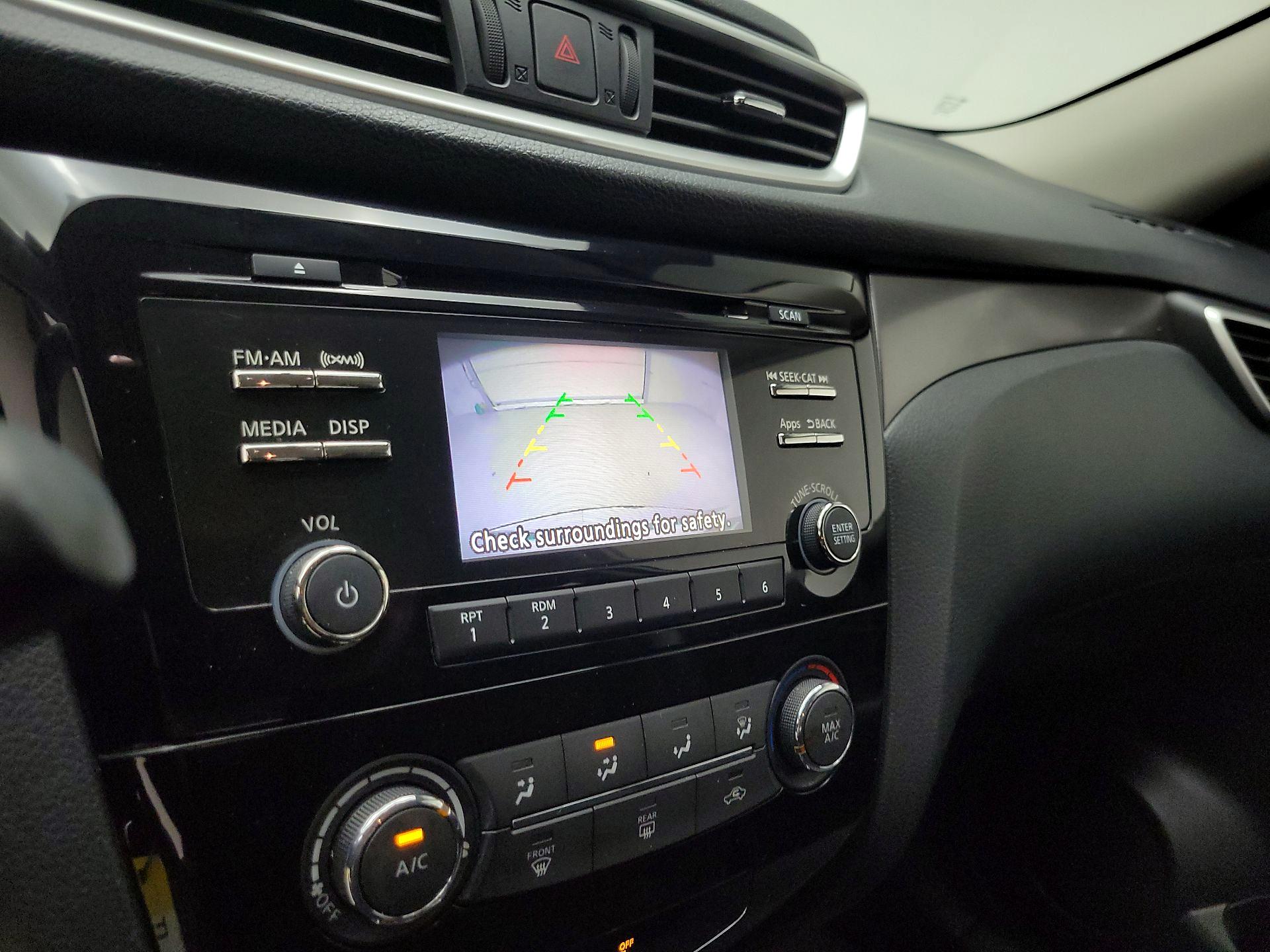 Thumbnail: 2016 Nissan Rogue - 14