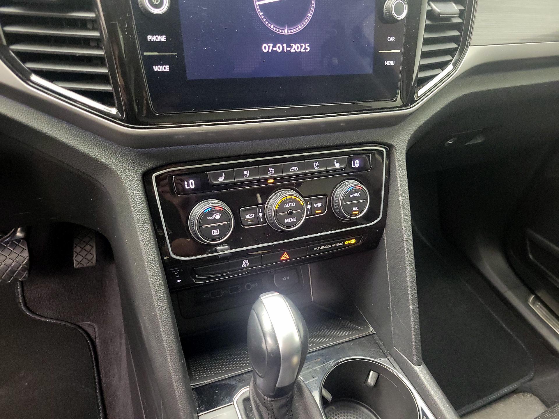 Thumbnail: 2021 Volkswagen Atlas - 16