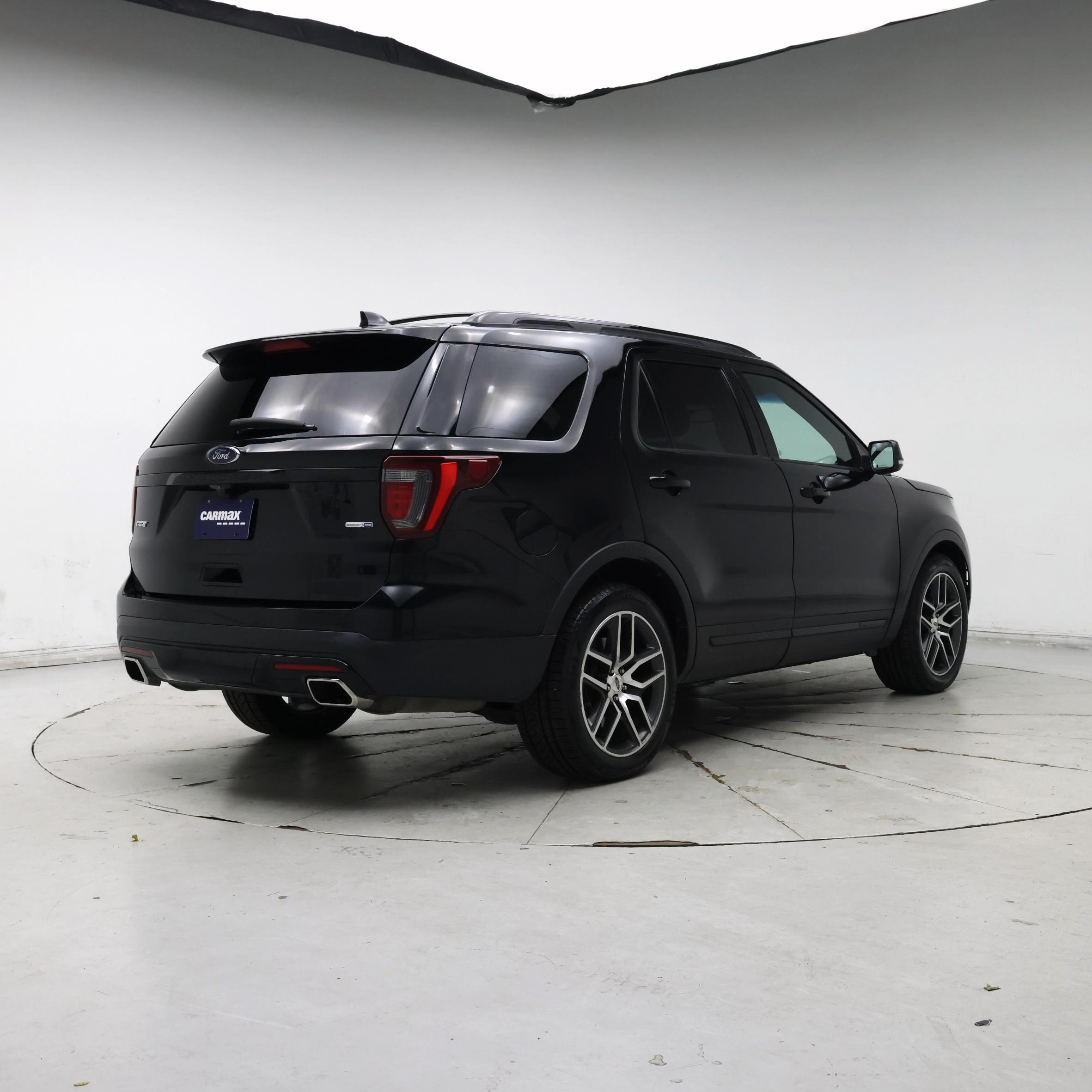 Thumbnail: 2017 Ford Explorer - 8