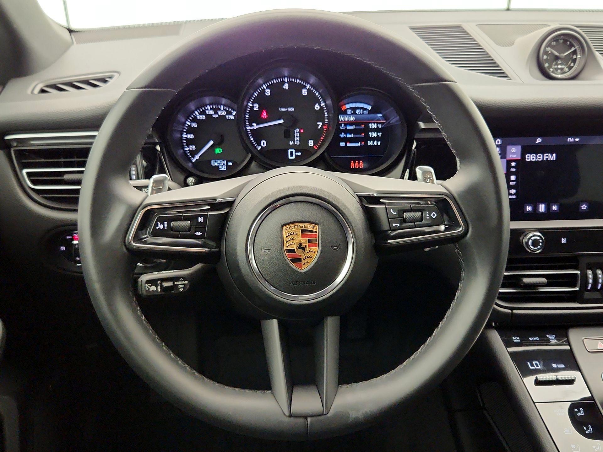 Thumbnail: 2022 Porsche Macan - 10
