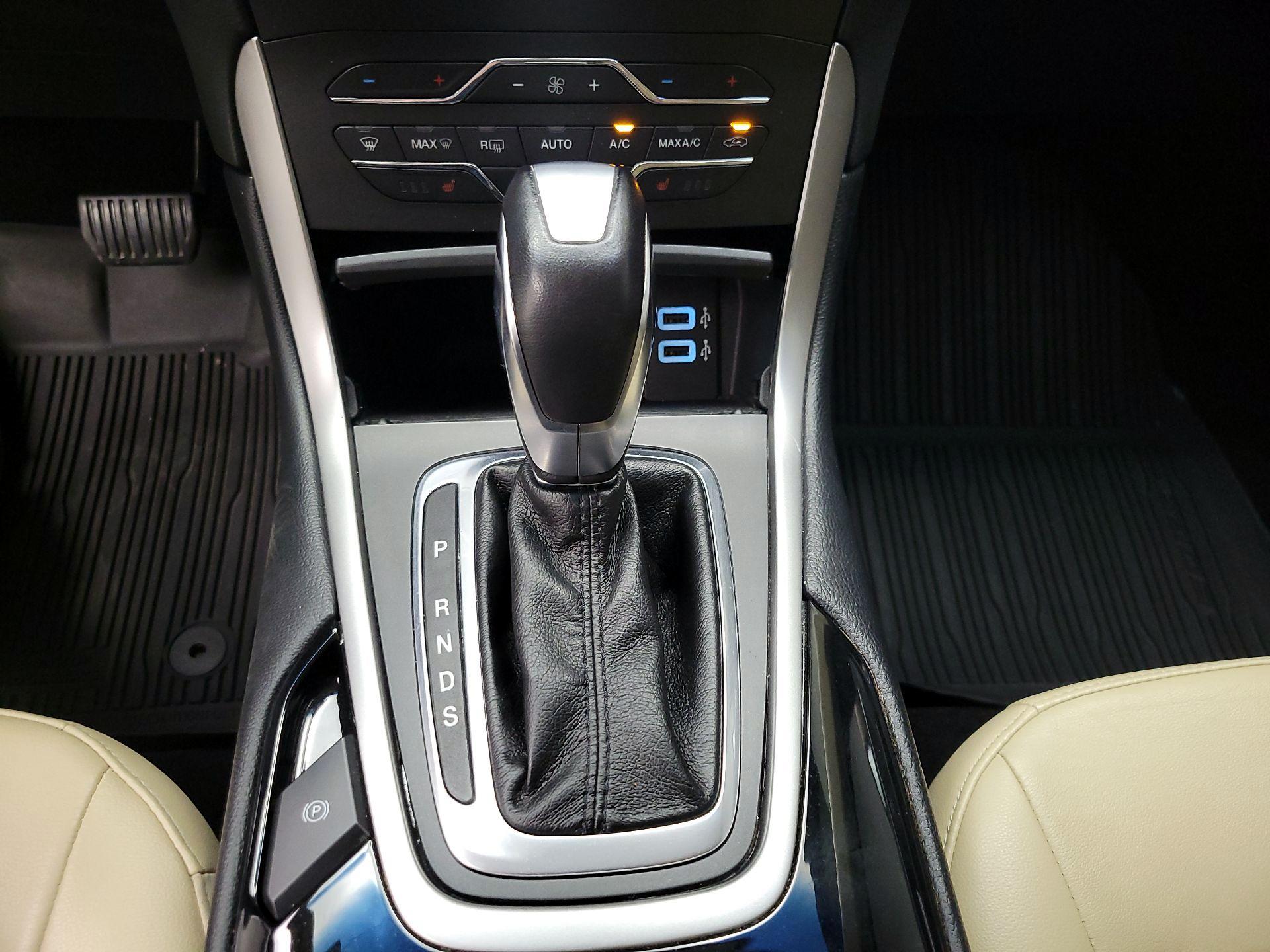 Thumbnail: 2017 Ford Edge - 18