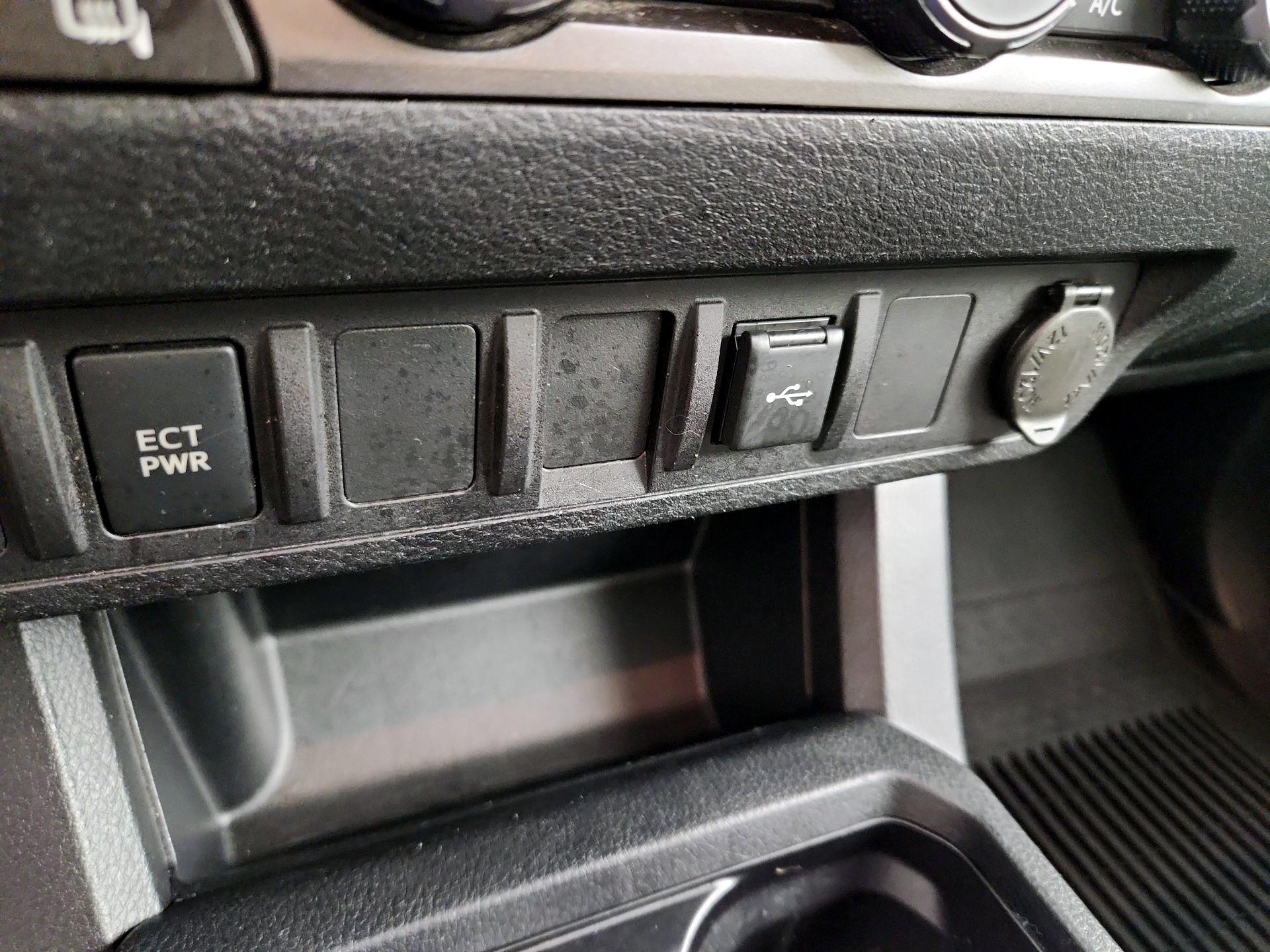 Thumbnail: 2021 Toyota Tacoma - 19