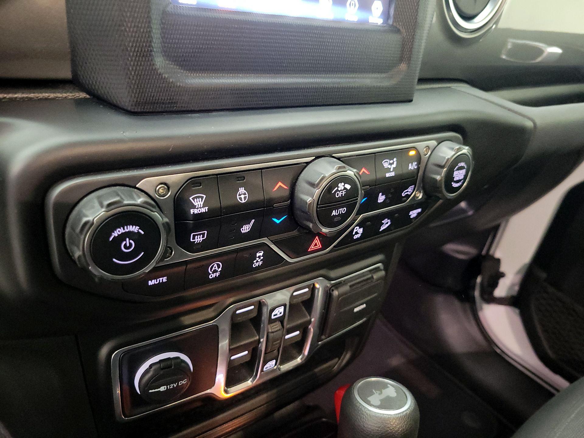 Thumbnail: 2020 Jeep Wrangler - 16