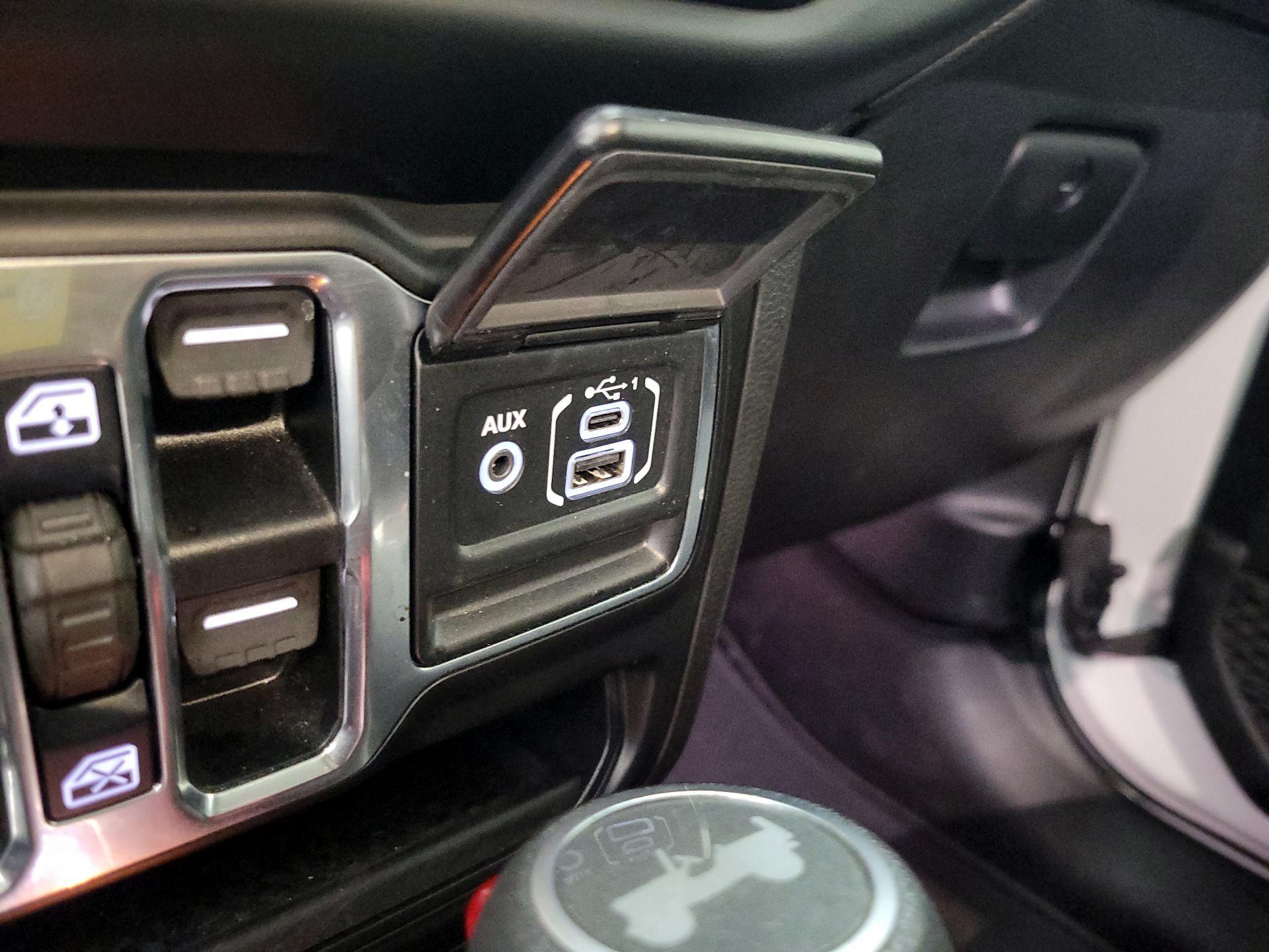 Thumbnail: 2020 Jeep Wrangler - 18