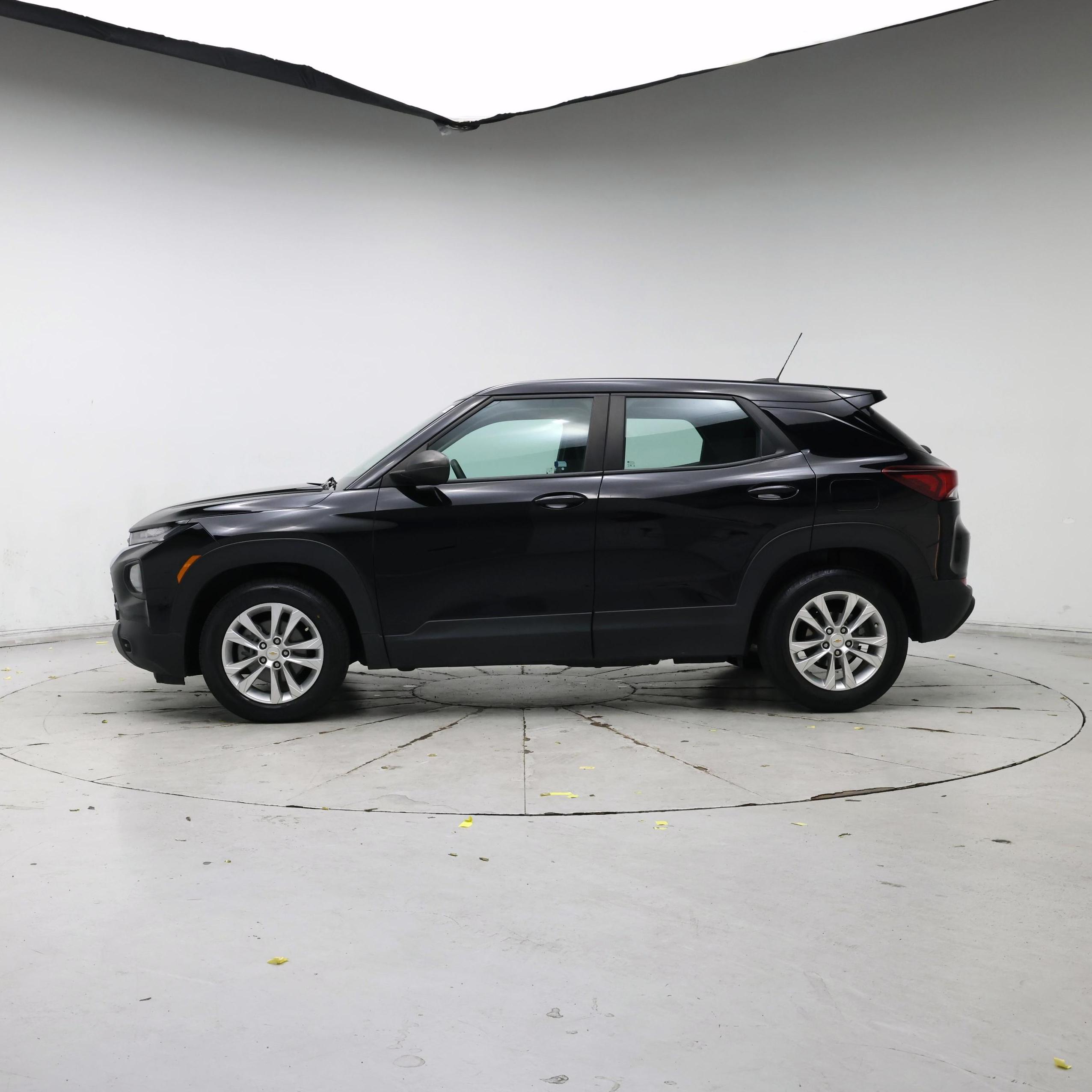 Thumbnail: 2021 Chevrolet TrailBlazer - 3