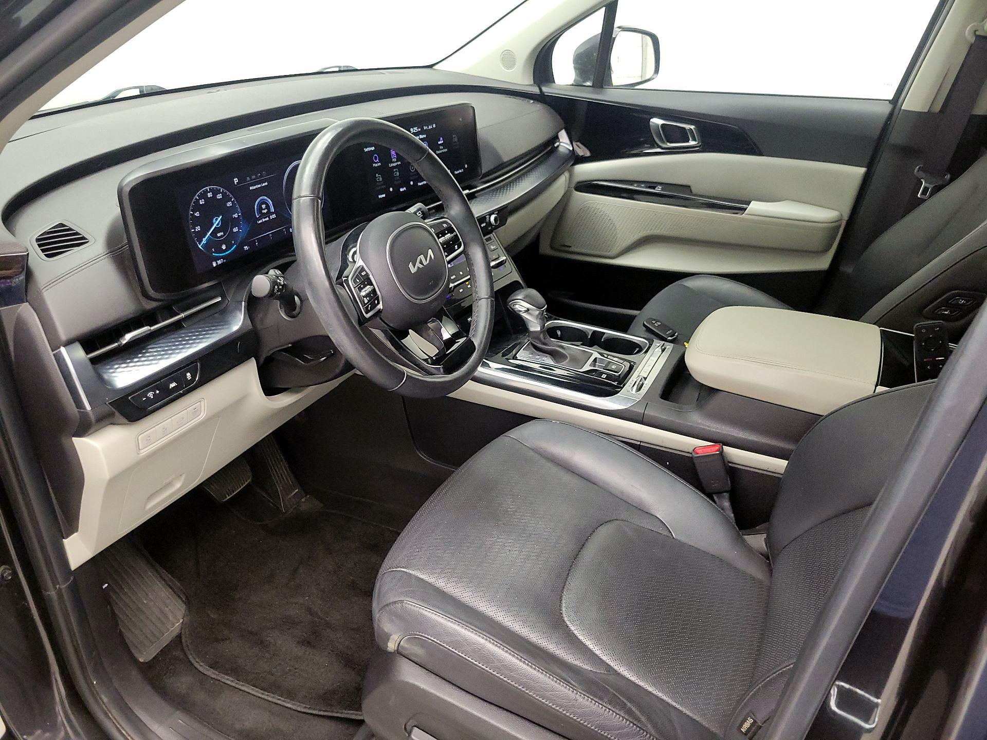 Thumbnail: 2022 Kia Carnival - 11
