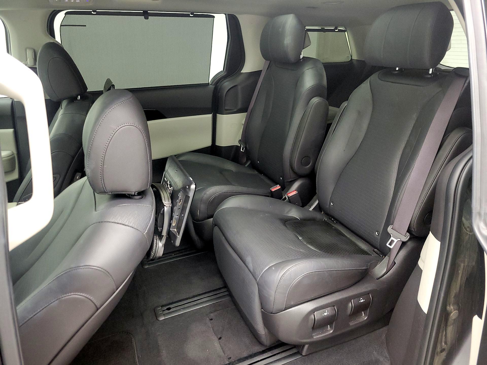 Thumbnail: 2022 Kia Carnival - 20