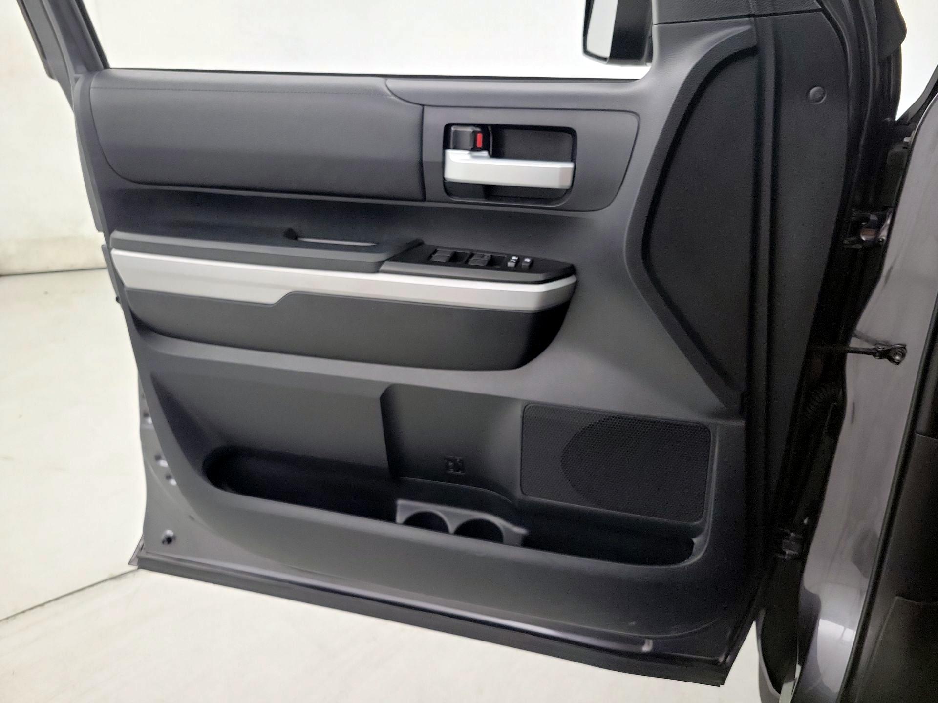 Thumbnail: 2018 Toyota Tundra - 12