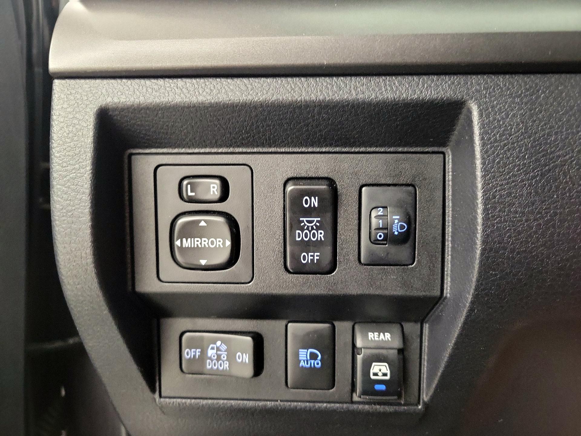 Thumbnail: 2018 Toyota Tundra - 13