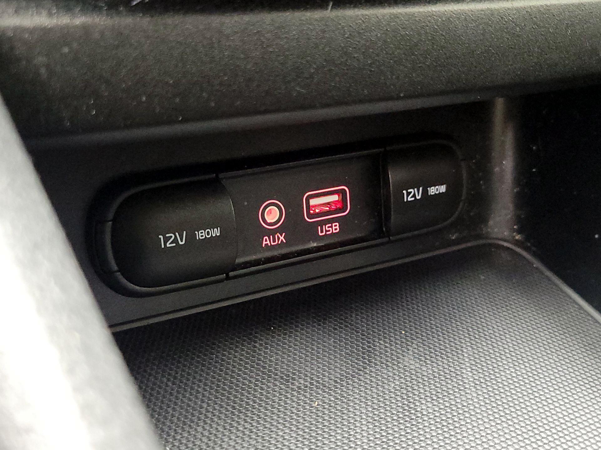 Thumbnail: 2019 Kia Forte - 18