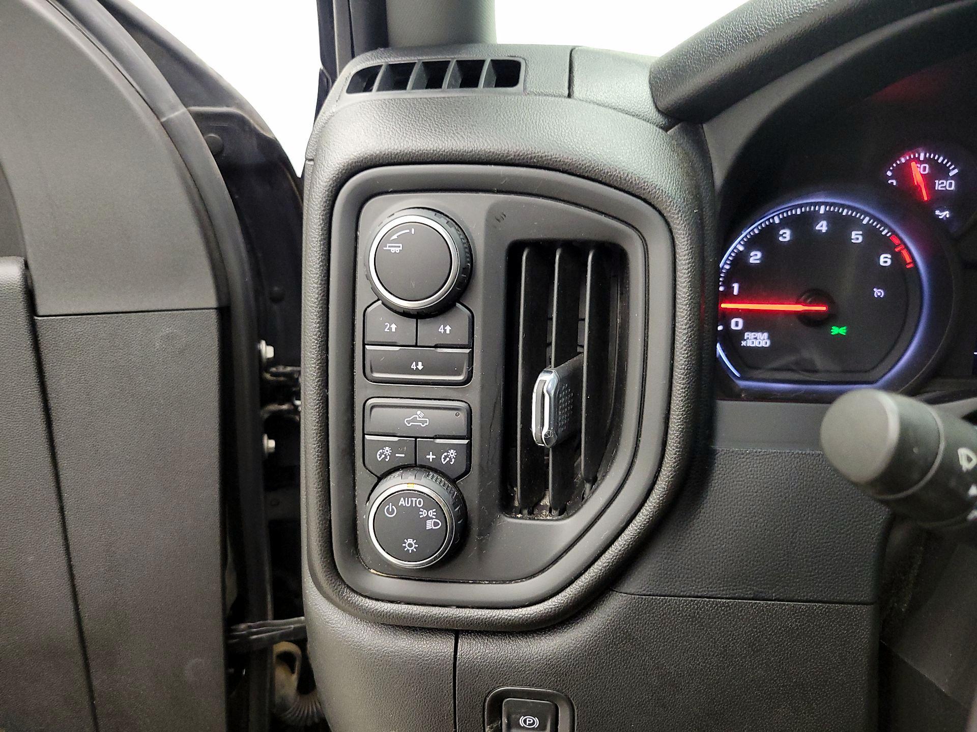 Thumbnail: 2022 Chevrolet Silverado 2500 - 13
