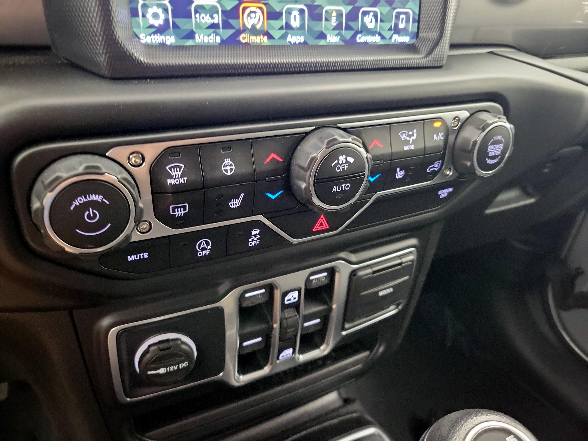 Thumbnail: 2018 Jeep Wrangler - 15
