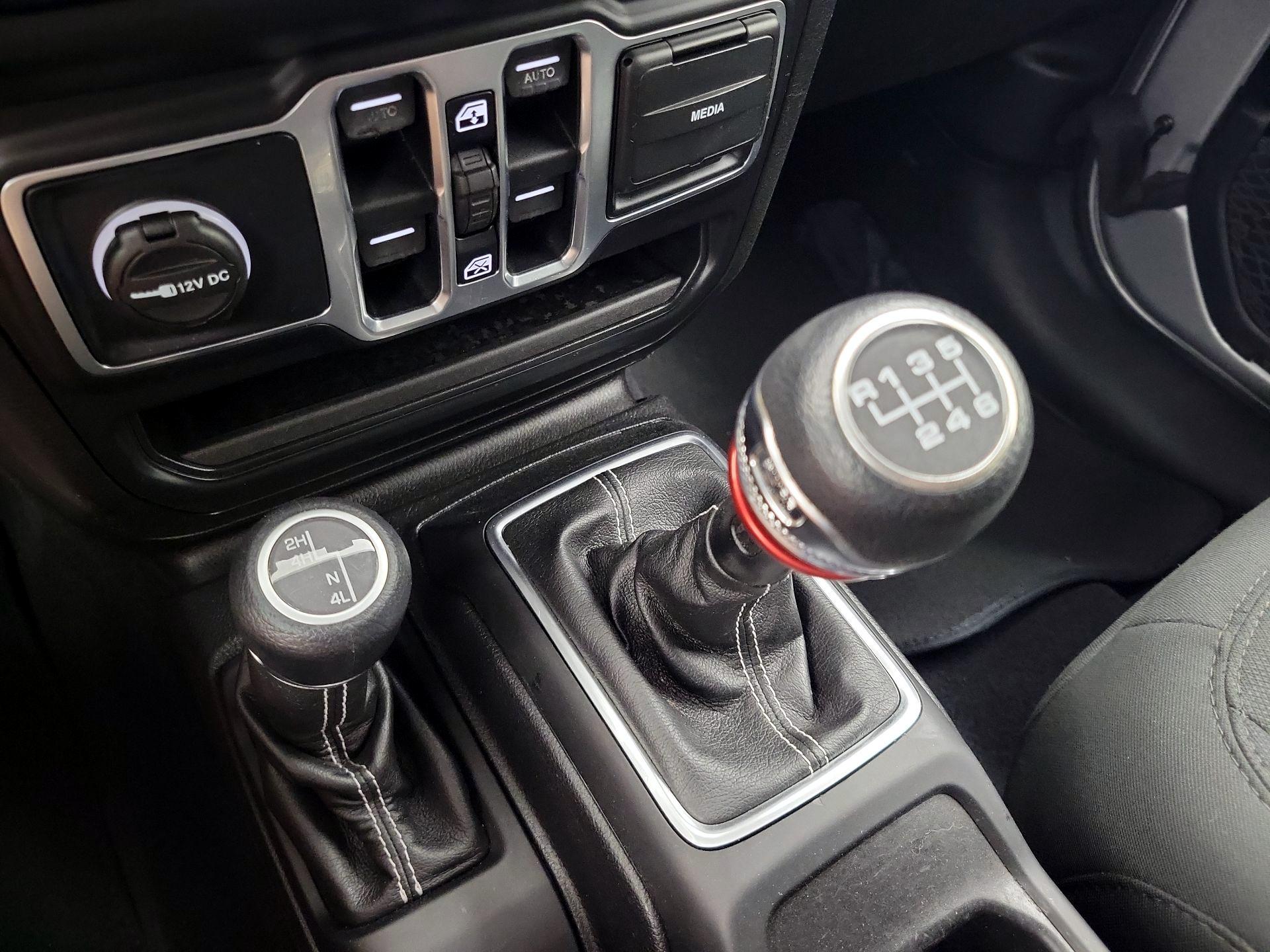 Thumbnail: 2018 Jeep Wrangler - 16