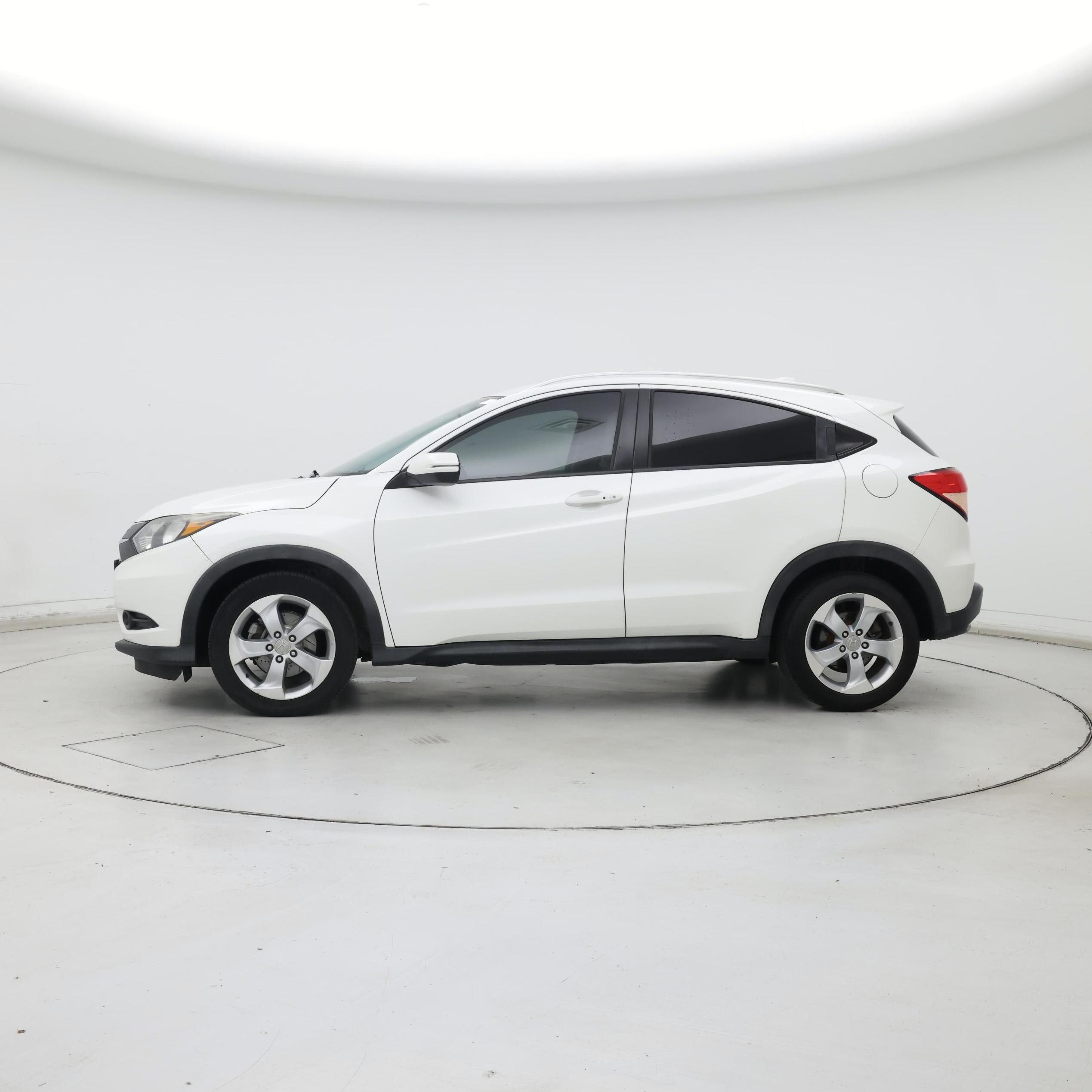 Thumbnail: 2016 Honda HR-V - 3