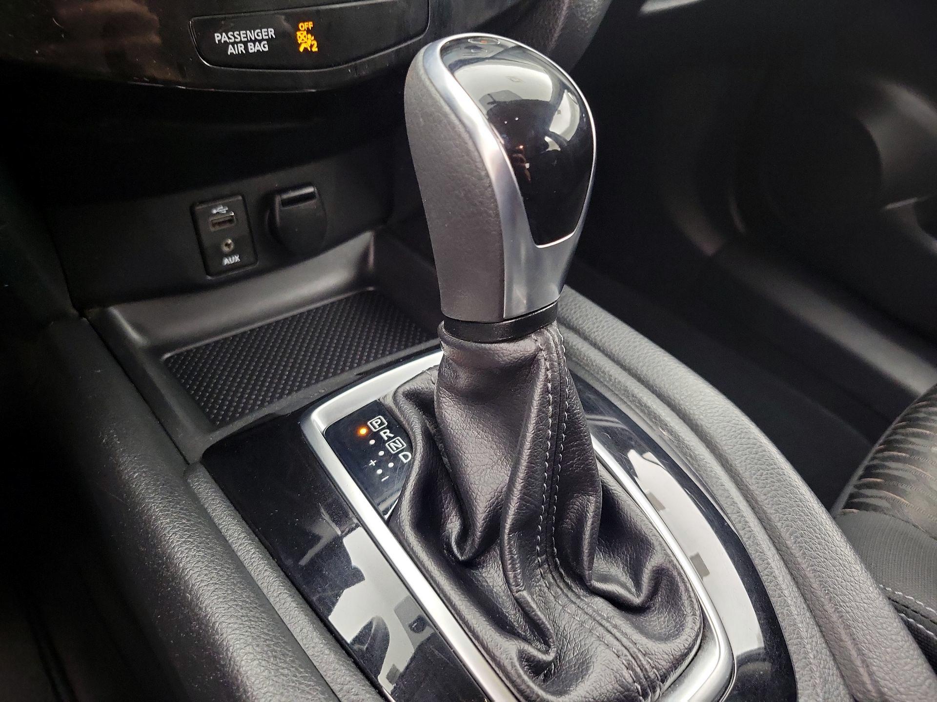 Thumbnail: 2017 Nissan Rogue - 15