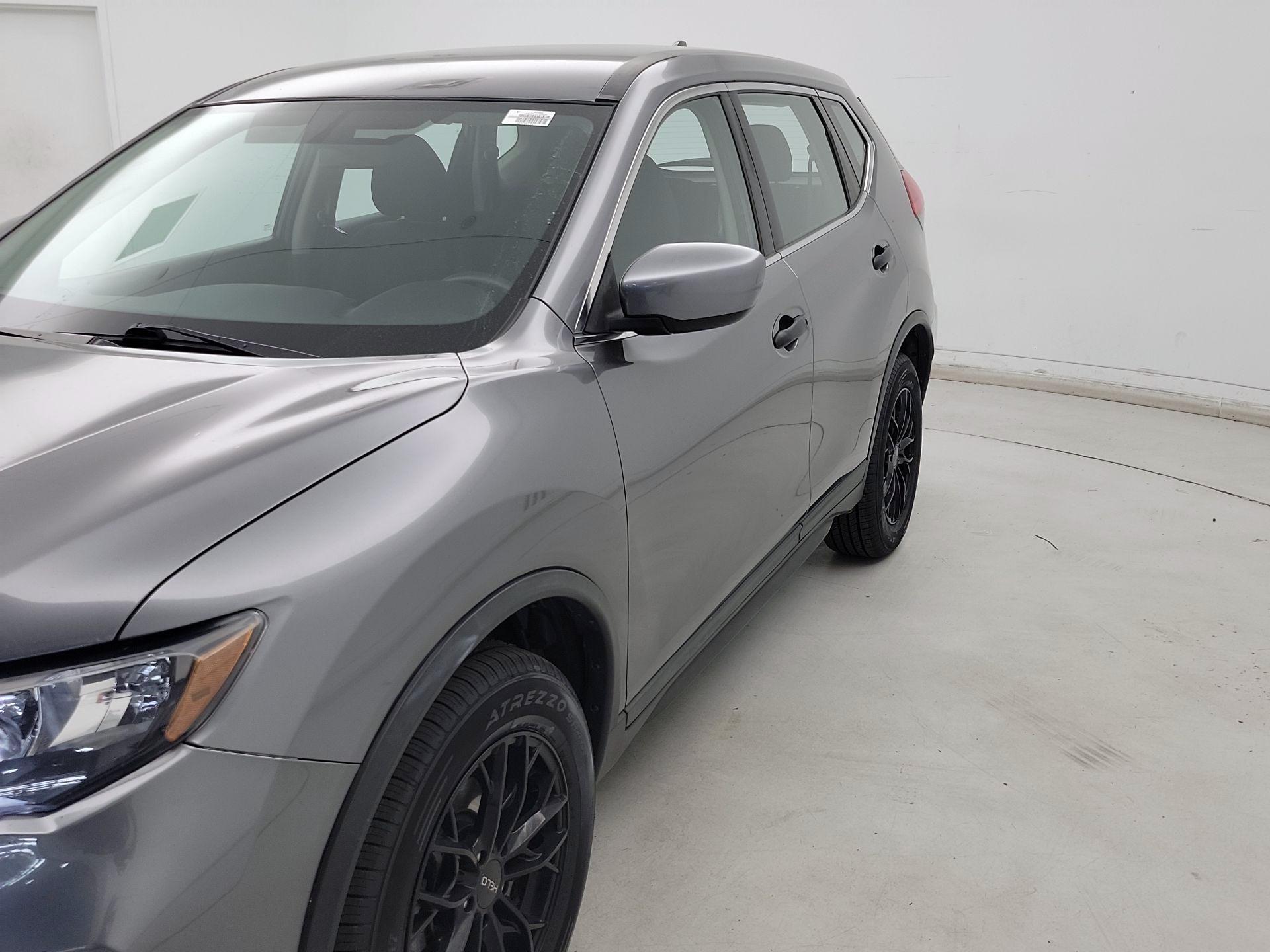 Thumbnail: 2017 Nissan Rogue - 3