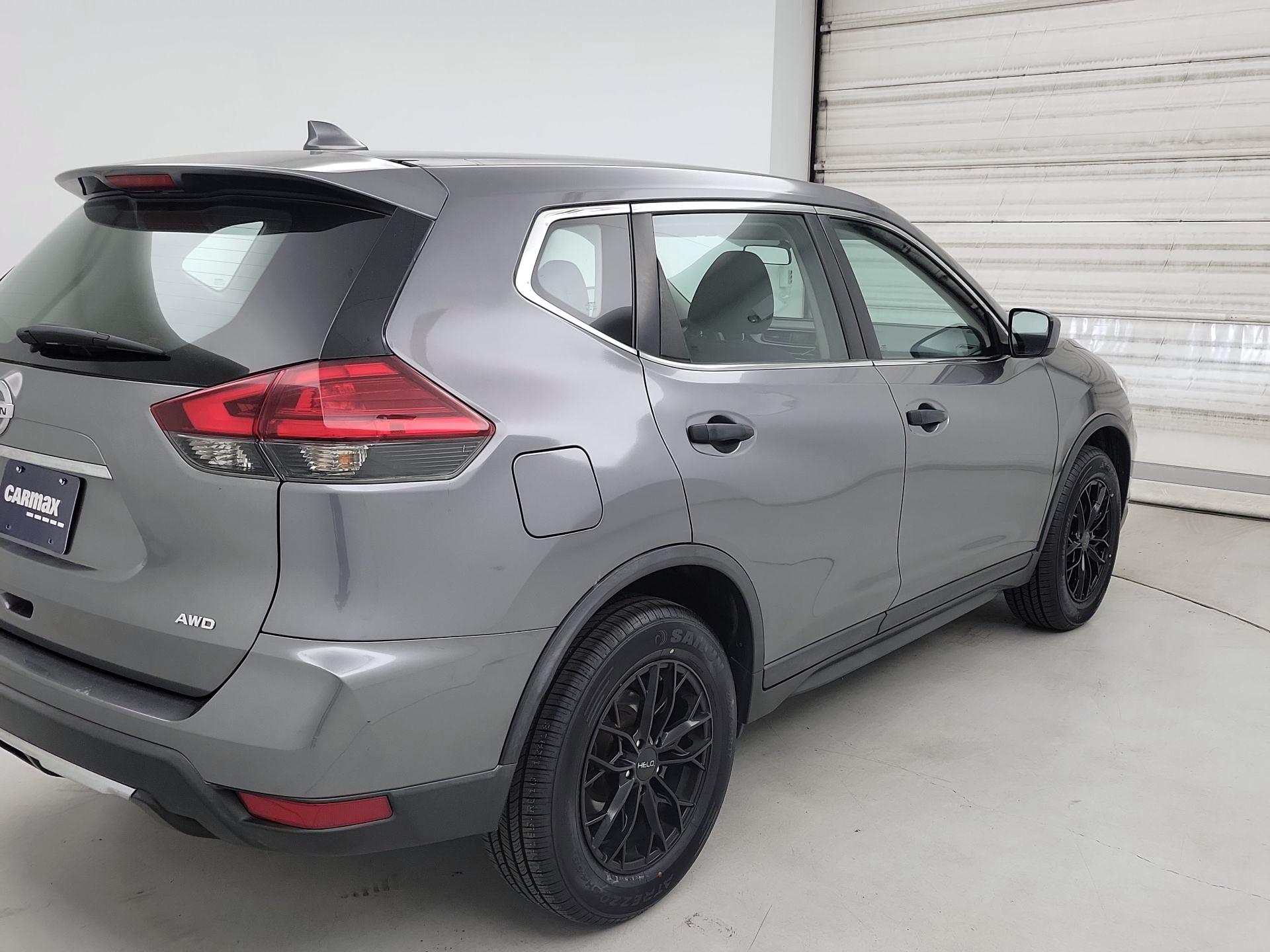 Thumbnail: 2017 Nissan Rogue - 5