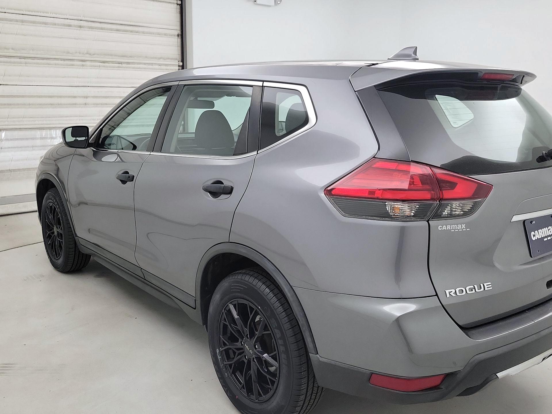 Thumbnail: 2017 Nissan Rogue - 7