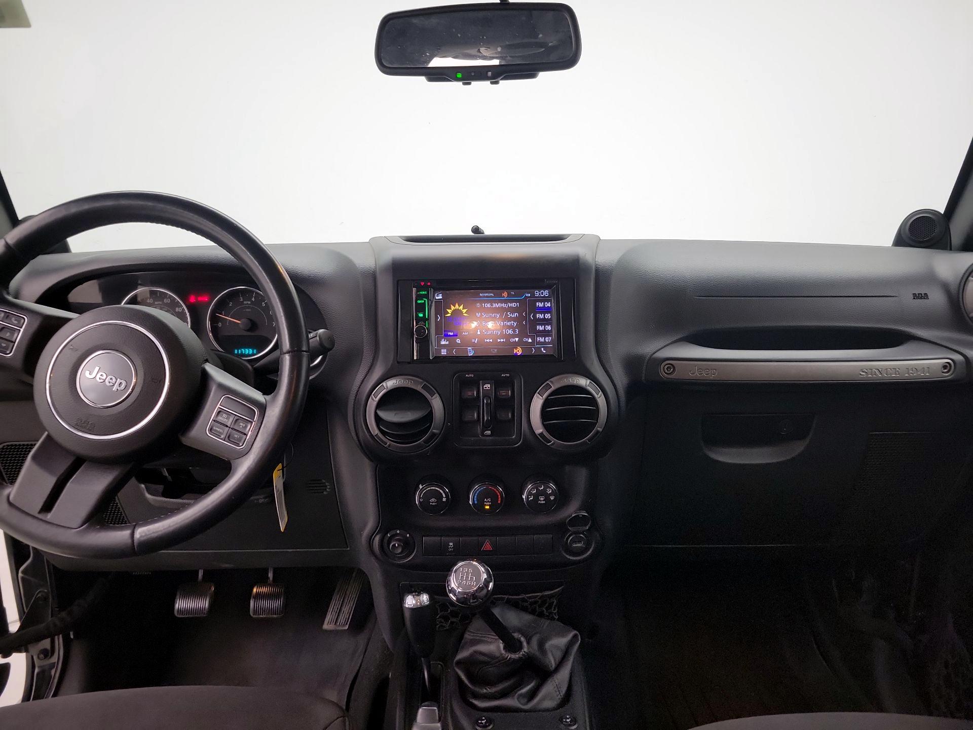 Thumbnail: 2013 Jeep Wrangler - 9