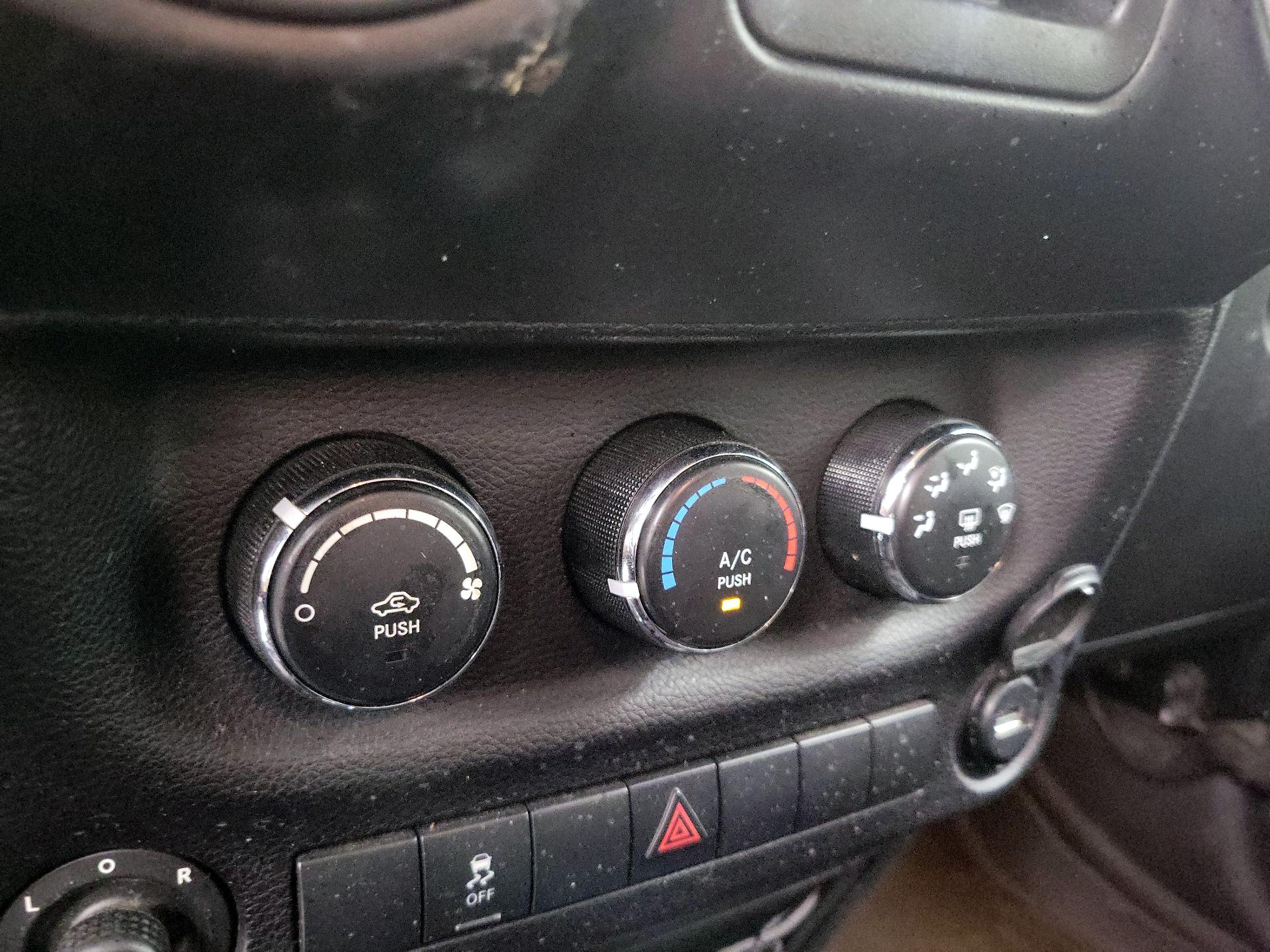 Thumbnail: 2013 Jeep Wrangler - 15