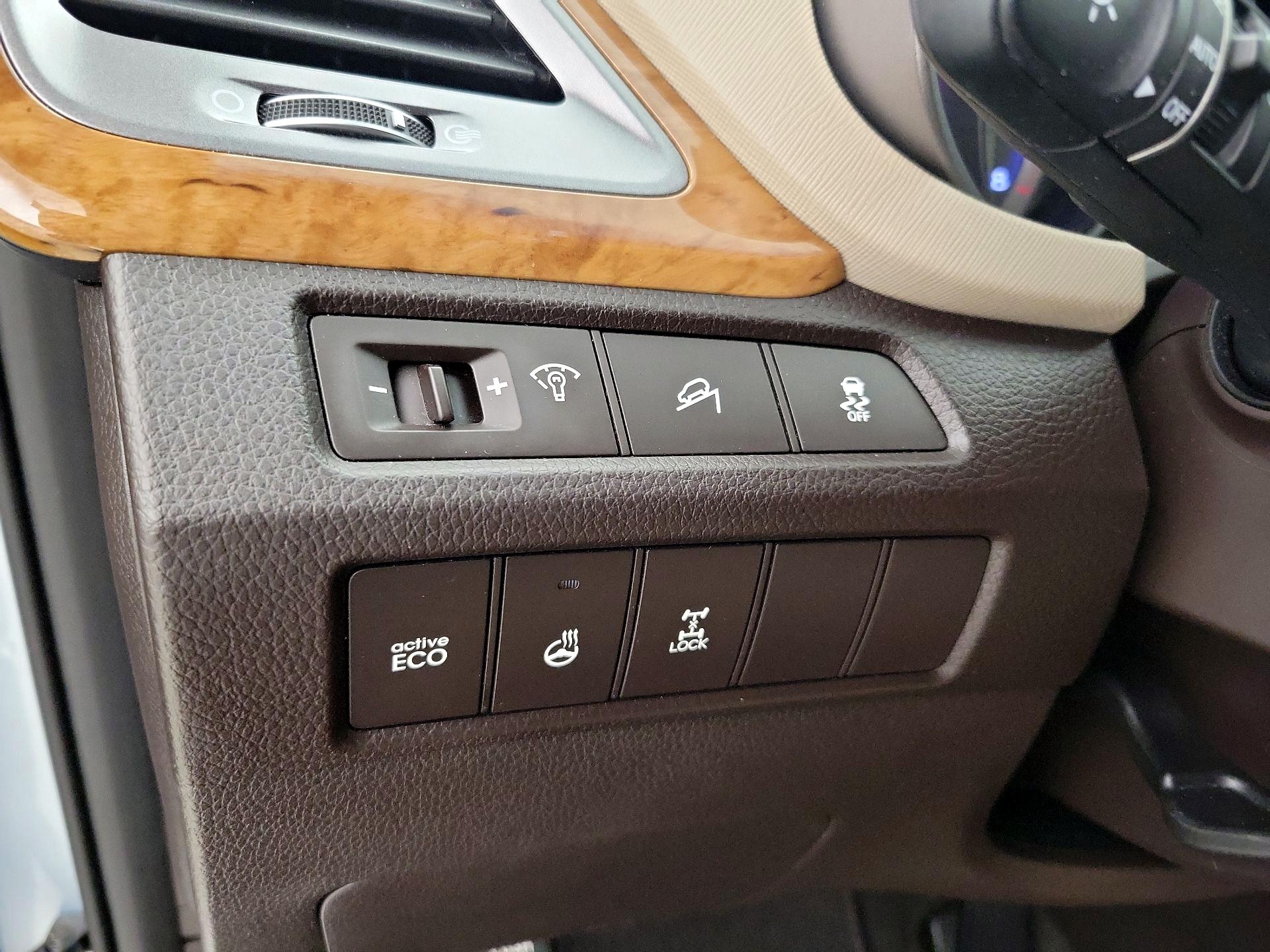 Thumbnail: 2013 Hyundai Santa Fe - 13