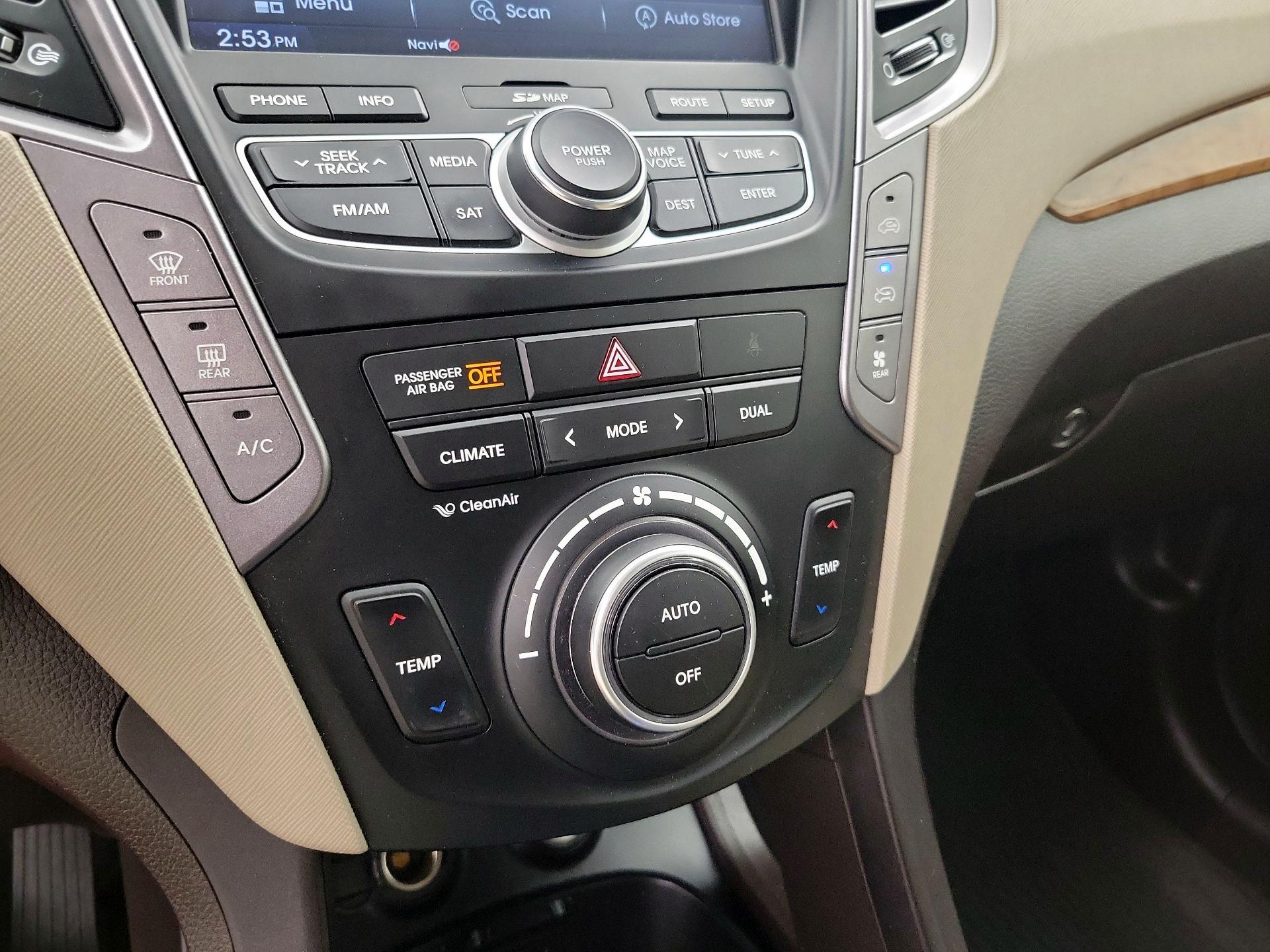 Thumbnail: 2013 Hyundai Santa Fe - 17