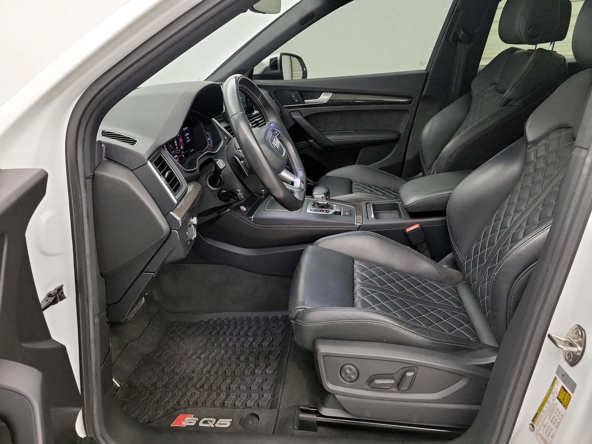 Thumbnail: 2018 Audi SQ5 - 11