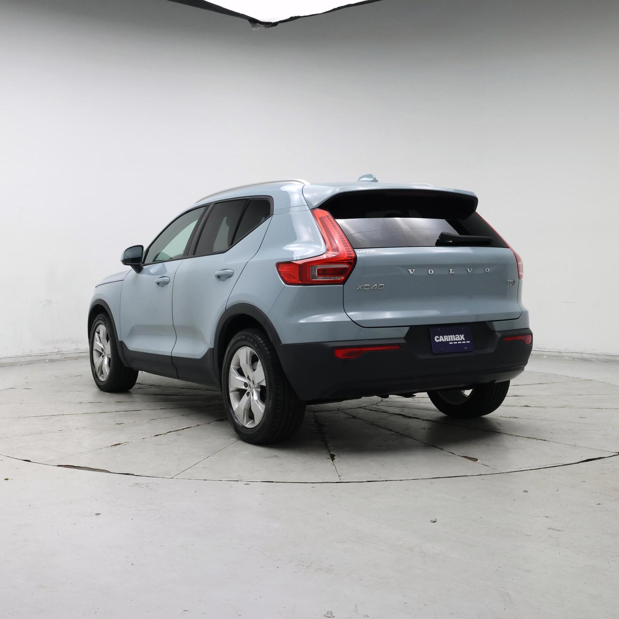 Thumbnail: 2019 Volvo XC40 - 2